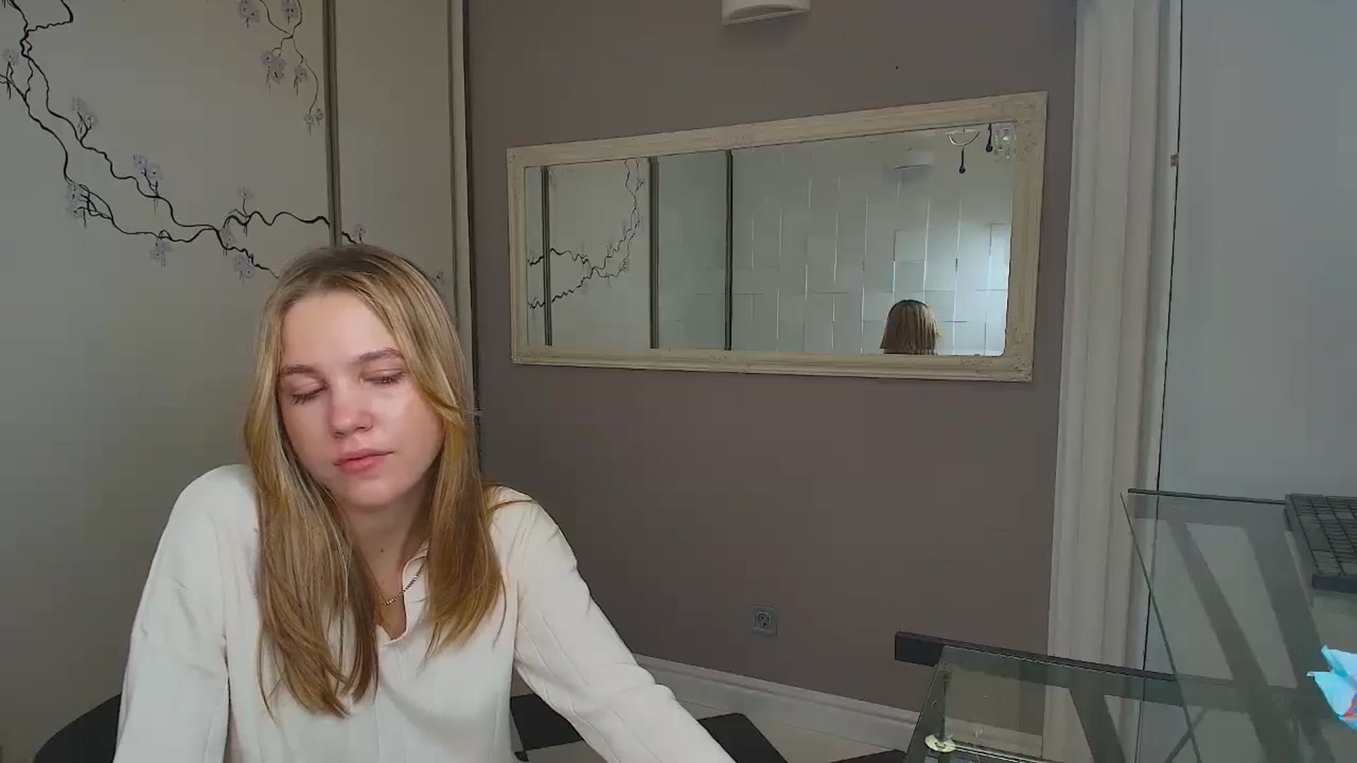 Gallery image thumbnail from Kate_Lewiss's myfreecams stream on, 12/05/2024, 11:54 image 6 of 20