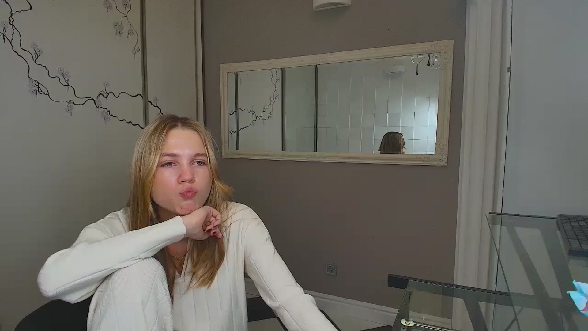 Gallery image thumbnail from Kate_Lewiss's myfreecams stream on, 12/05/2024, 11:54 image 9 of 20
