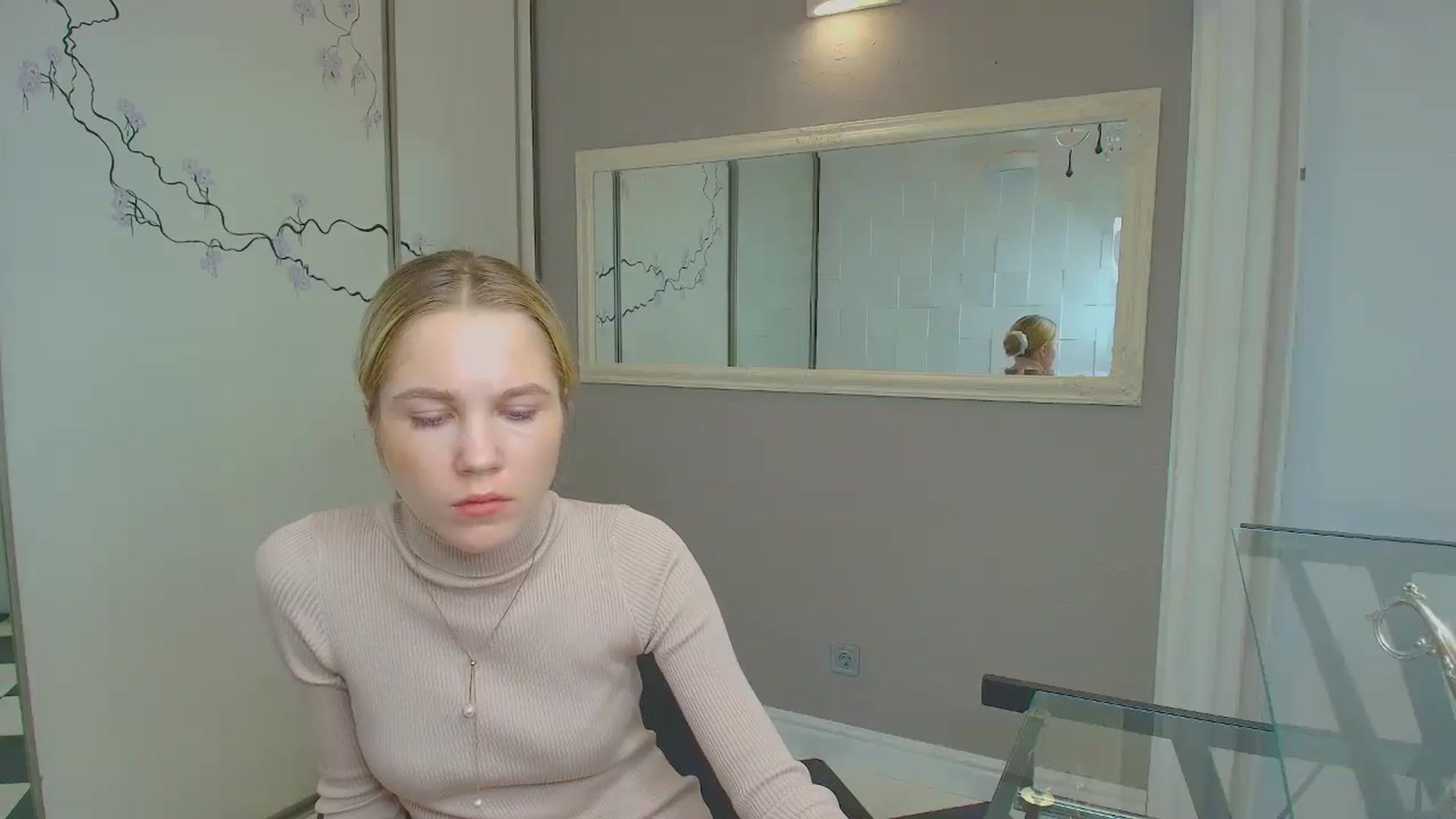 Gallery image thumbnail from Kate_Lewiss's myfreecams stream on, 12/06/2024, 09:40 image 7 of 20