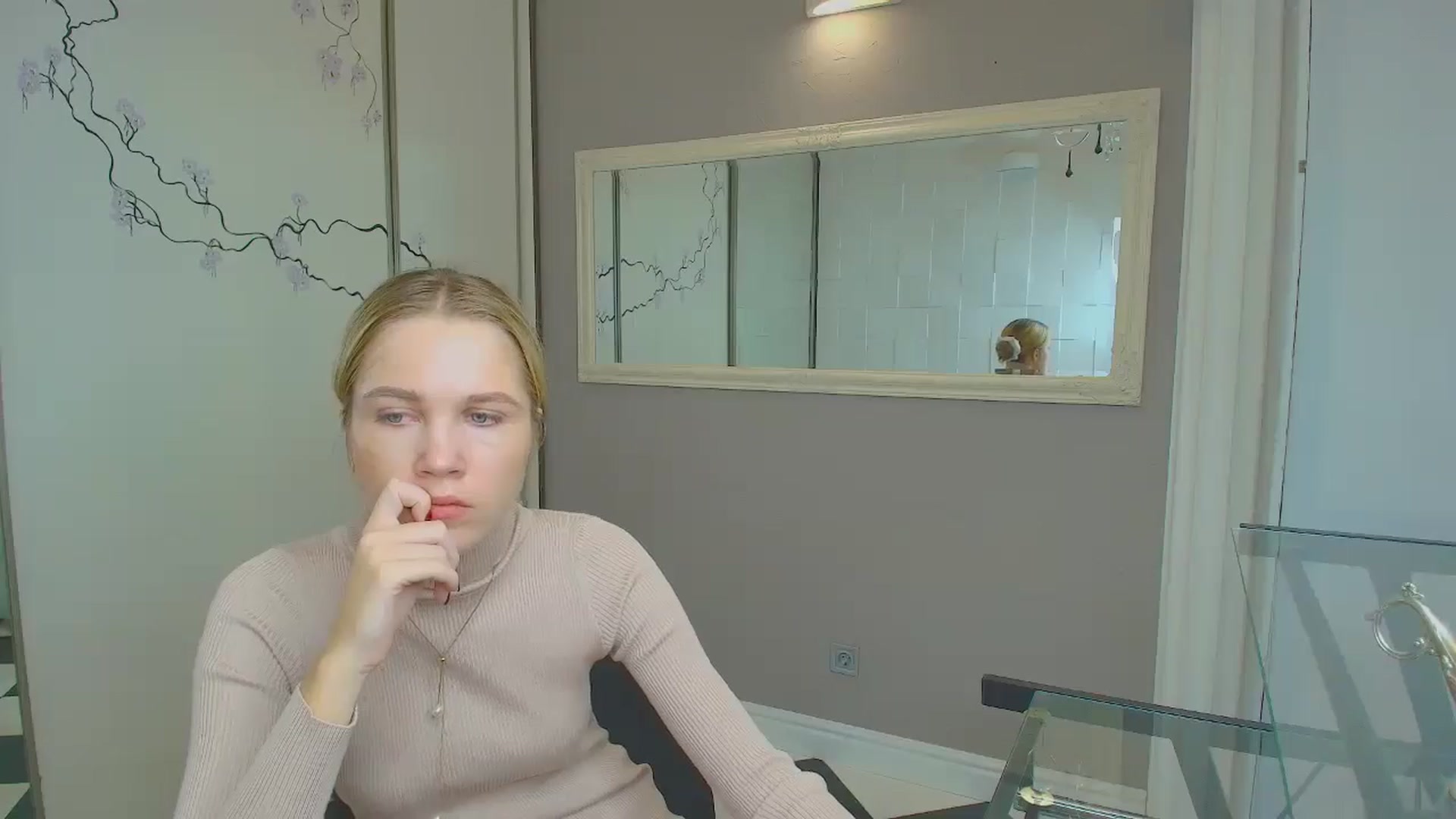 Gallery image thumbnail from Kate_Lewiss's myfreecams stream on, 12/06/2024, 11:02 image 3 of 20