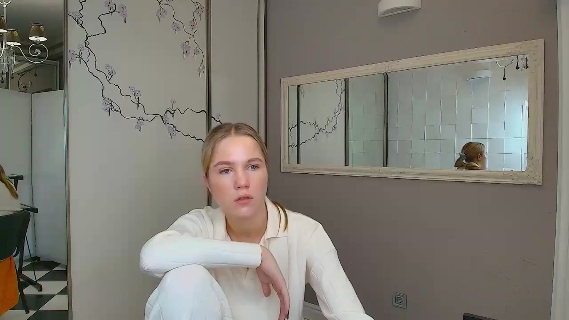 Gallery image thumbnail from Kate_Lewiss's myfreecams stream on, 12/10/2024, 08:13 image 3 of 20