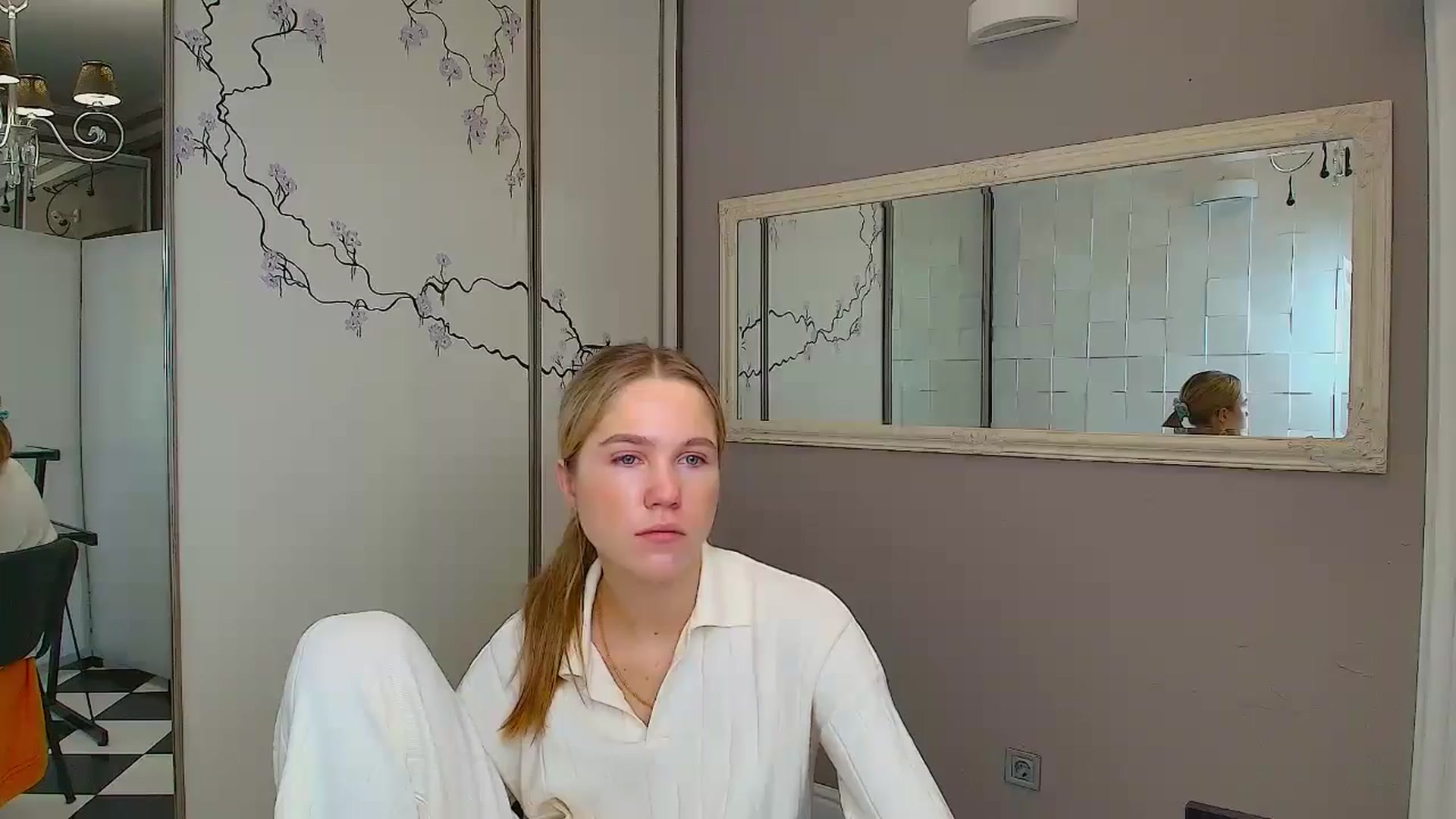 Gallery image thumbnail from Kate_Lewiss's myfreecams stream on, 12/10/2024, 08:13 image 18 of 20