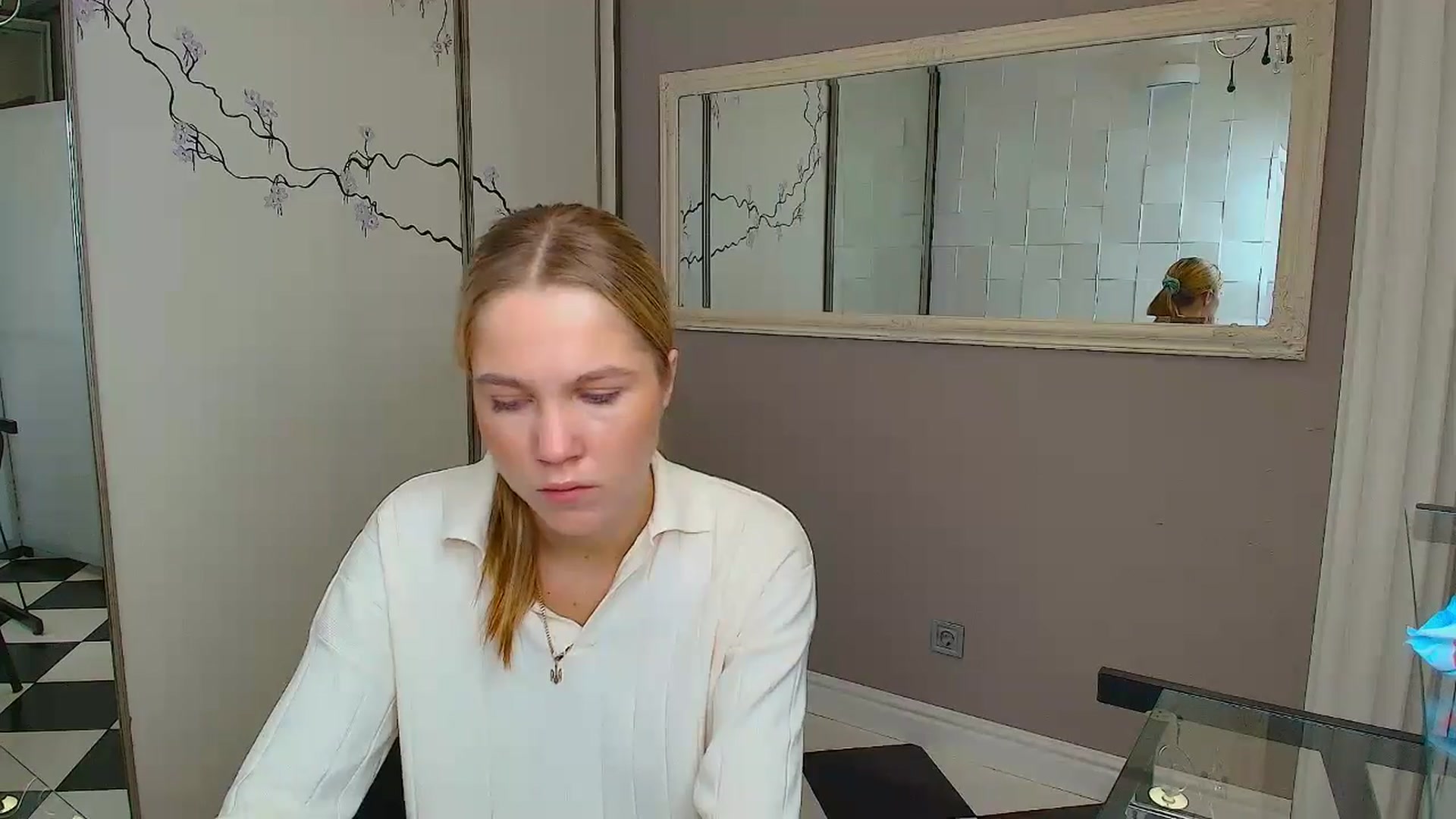 Gallery image thumbnail from Kate_Lewiss's myfreecams stream on, 12/10/2024, 08:46 image 4 of 20