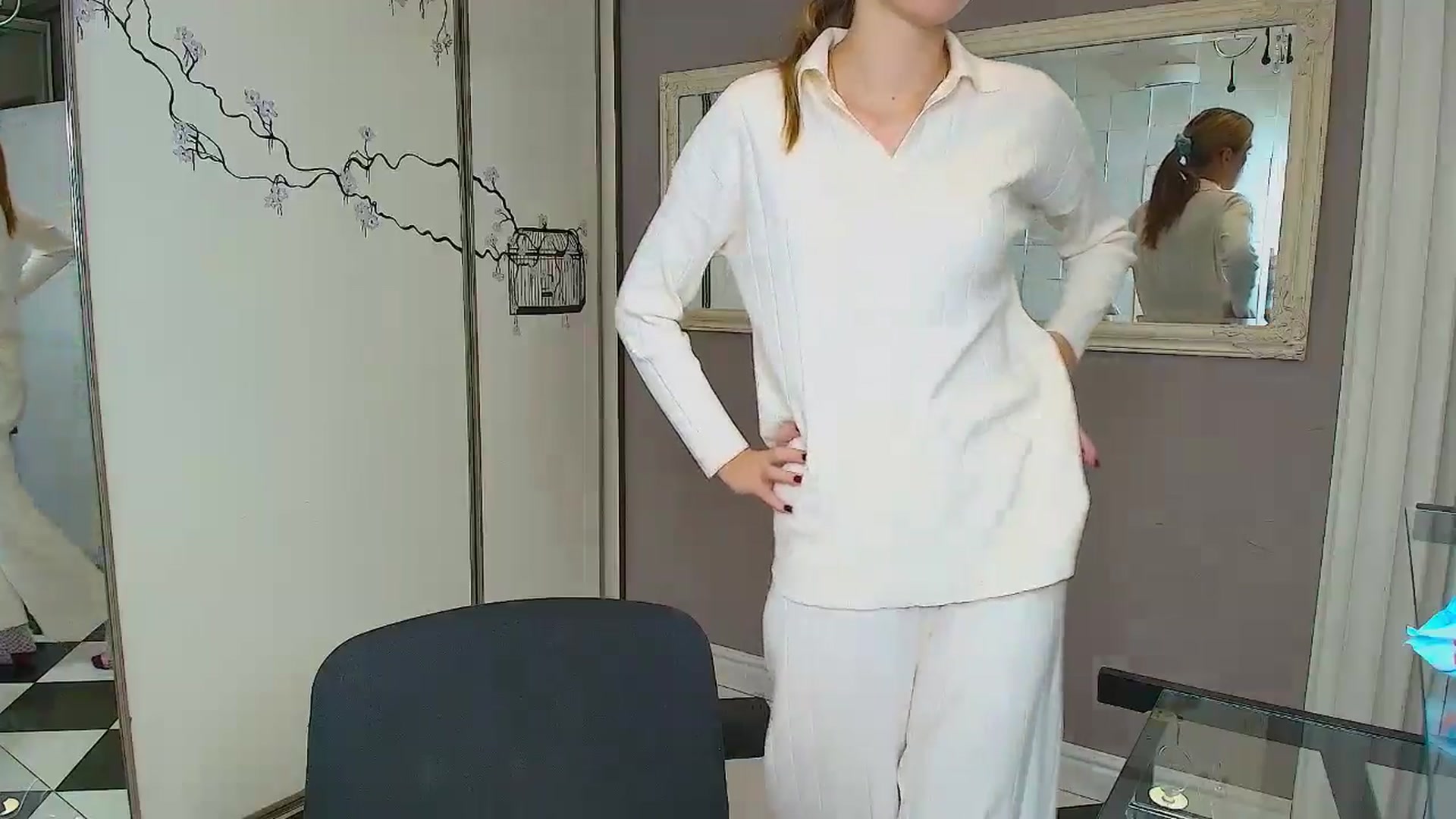 Gallery image thumbnail from Kate_Lewiss's myfreecams stream on, 12/10/2024, 11:07 image 7 of 20