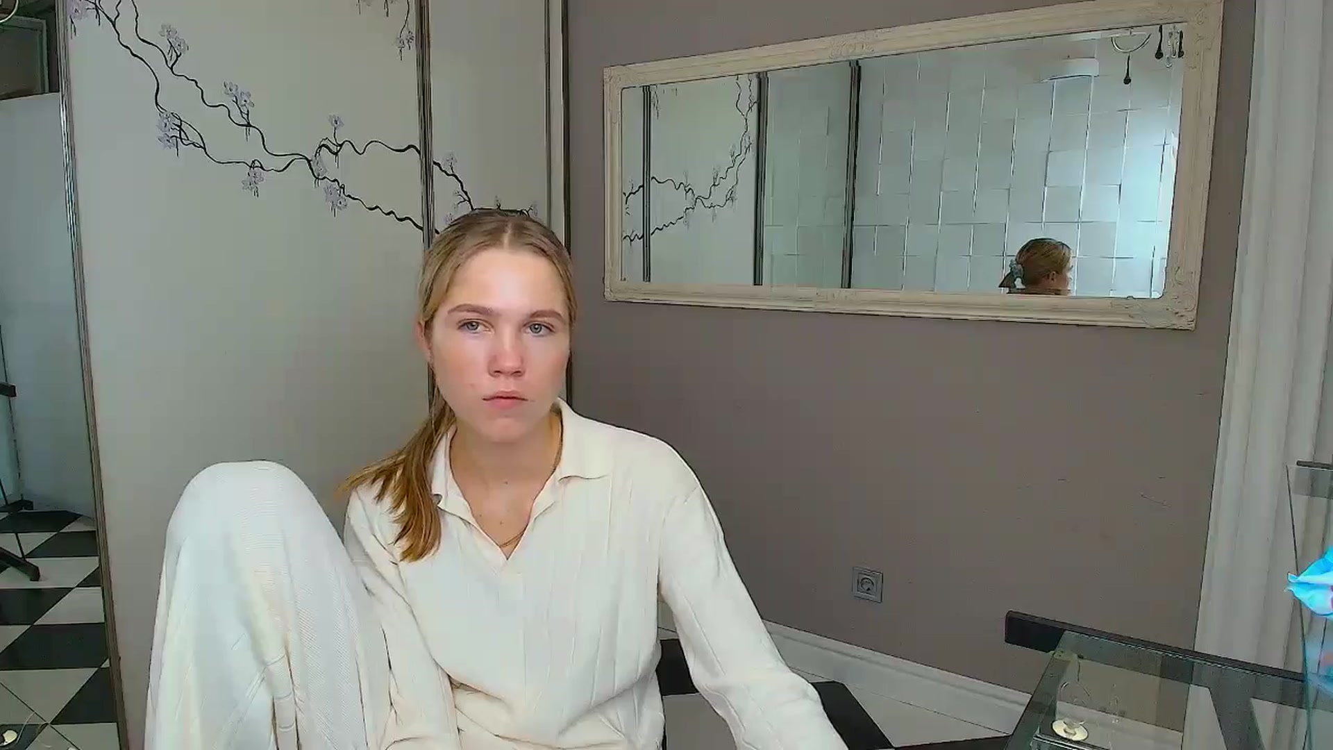 Gallery image thumbnail from Kate_Lewiss's myfreecams stream on, 12/10/2024, 11:07 image 15 of 20