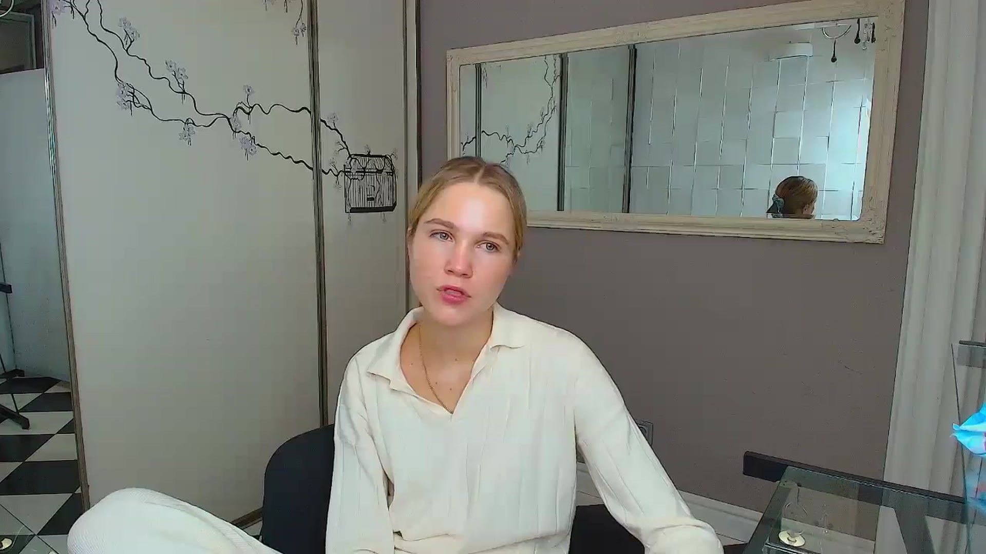 Gallery image thumbnail from Kate_Lewiss's myfreecams stream on, 12/10/2024, 12:01 image 10 of 20