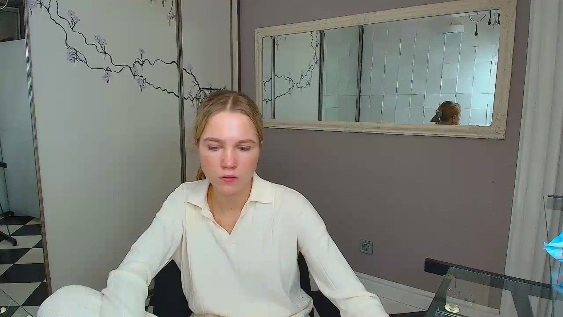 Gallery image thumbnail from Kate_Lewiss's myfreecams stream on, 12/10/2024, 12:01 image 12 of 20