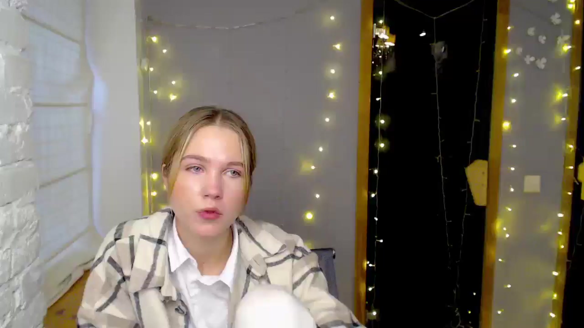 Gallery image thumbnail from Kate_Lewiss's myfreecams stream on, 12/11/2024, 08:42 image 9 of 20