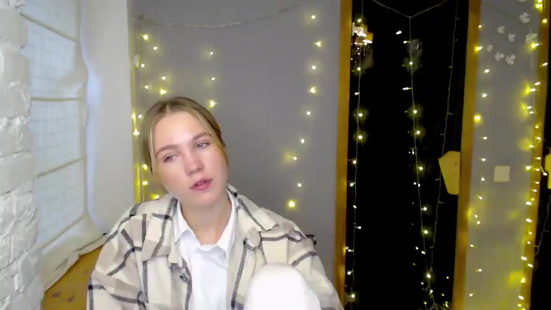 Gallery image thumbnail from Kate_Lewiss's myfreecams stream on, 12/11/2024, 08:42 image 16 of 20