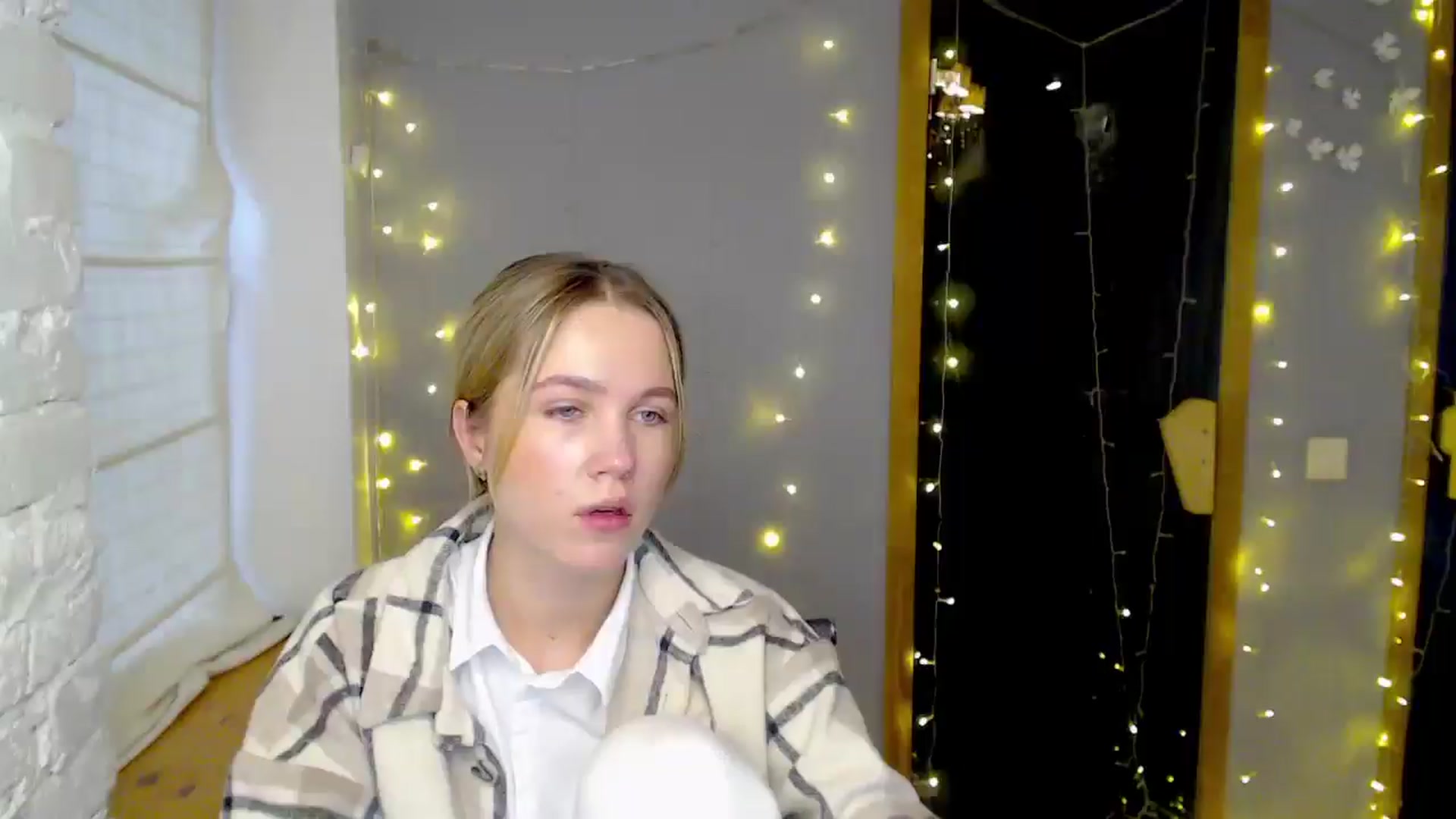 Gallery image thumbnail from Kate_Lewiss's myfreecams stream on, 12/11/2024, 08:42 image 5 of 20