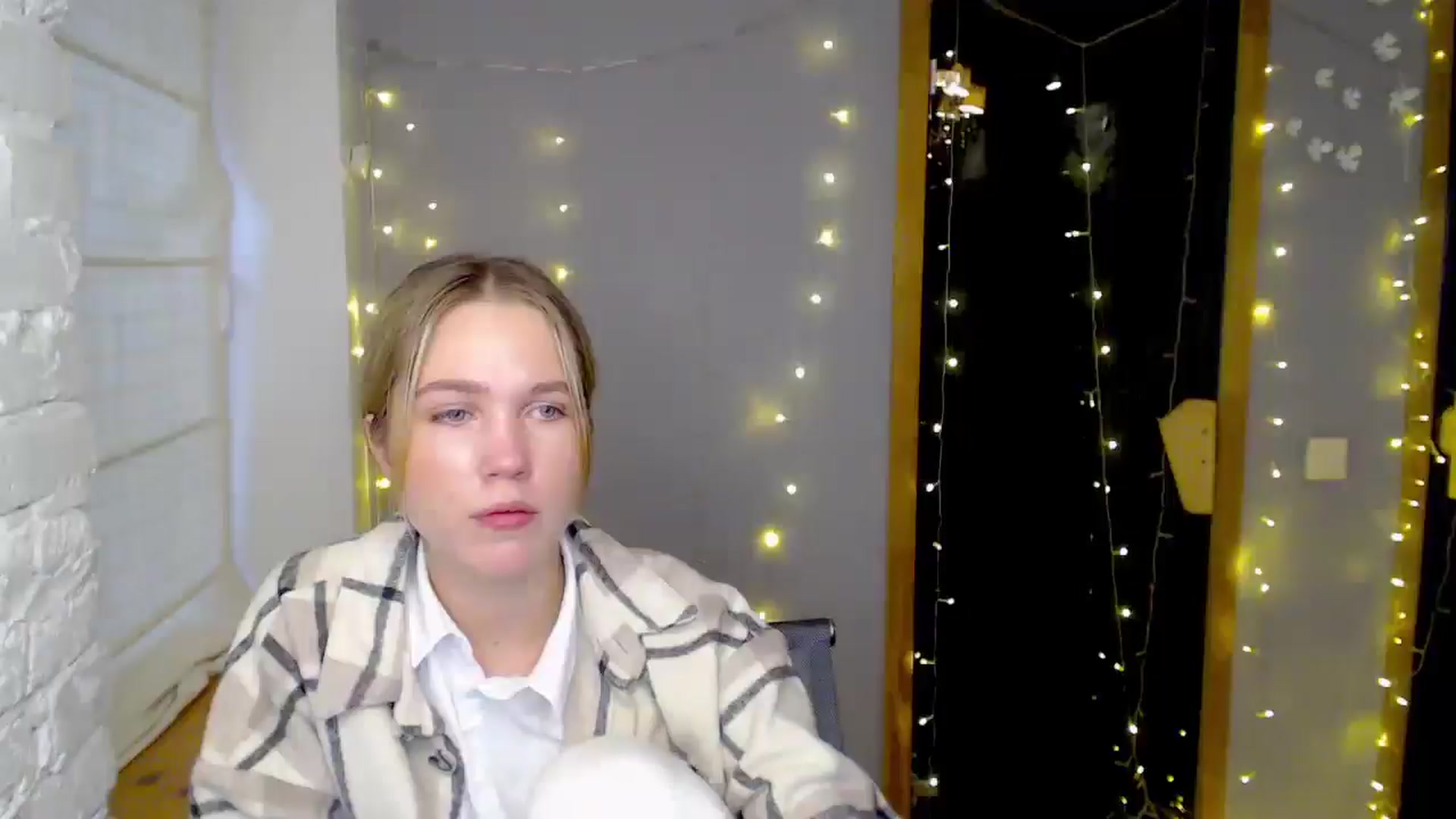 Gallery image thumbnail from Kate_Lewiss's myfreecams stream on, 12/11/2024, 08:42 image 10 of 20