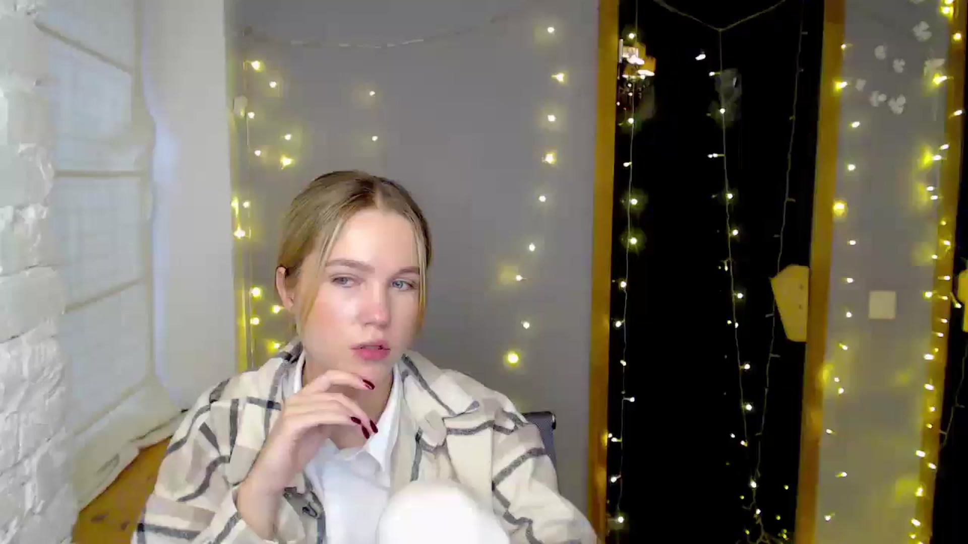 Gallery image thumbnail from Kate_Lewiss's myfreecams stream on, 12/11/2024, 08:42 image 15 of 20