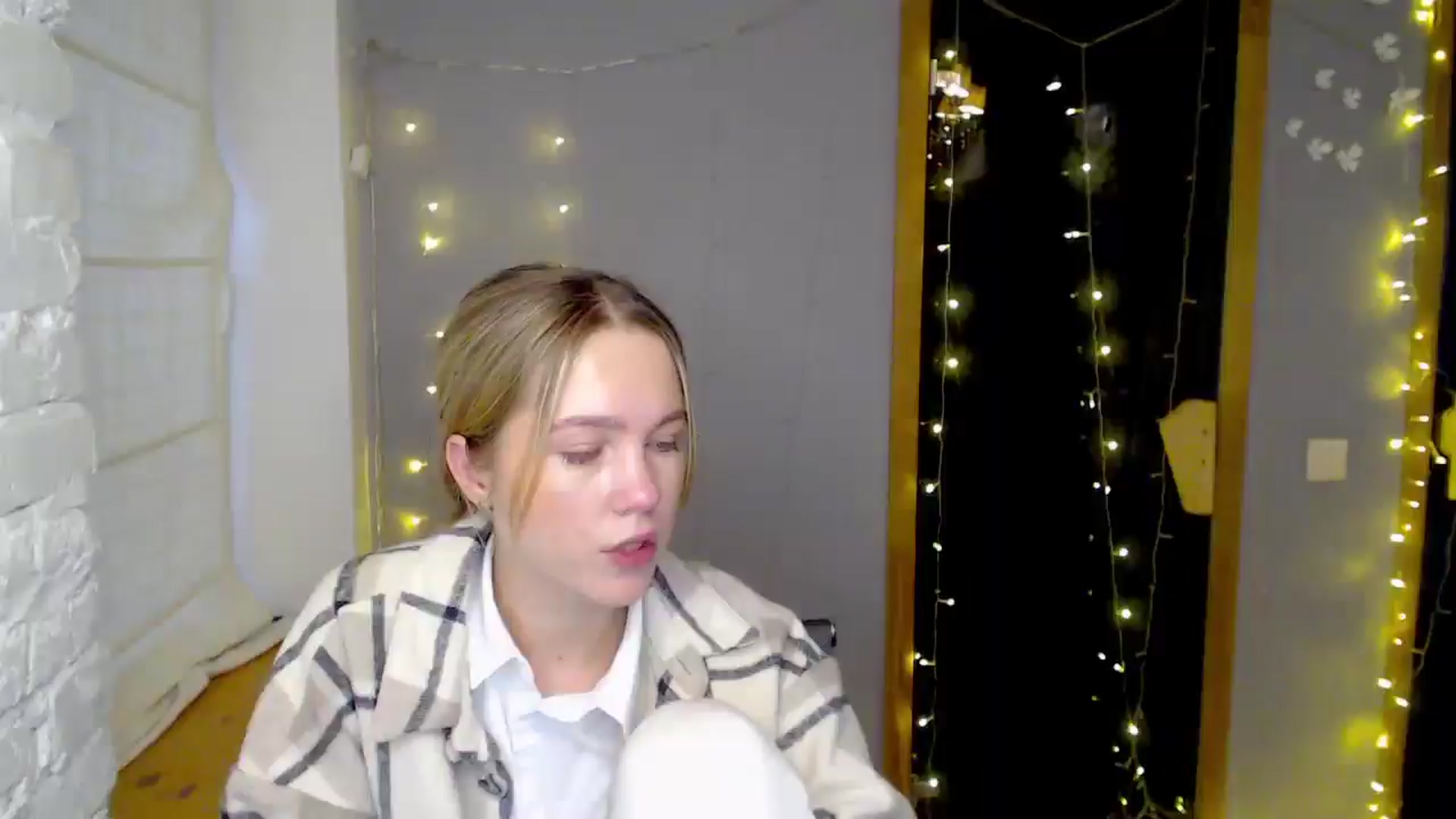Gallery image thumbnail from Kate_Lewiss's myfreecams stream on, 12/11/2024, 08:42 image 11 of 20