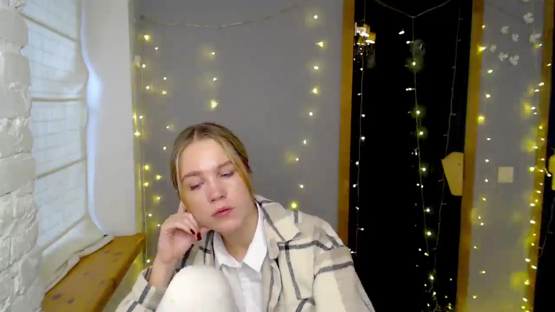 Gallery image thumbnail from Kate_Lewiss's myfreecams stream on, 12/11/2024, 09:07 image 18 of 20