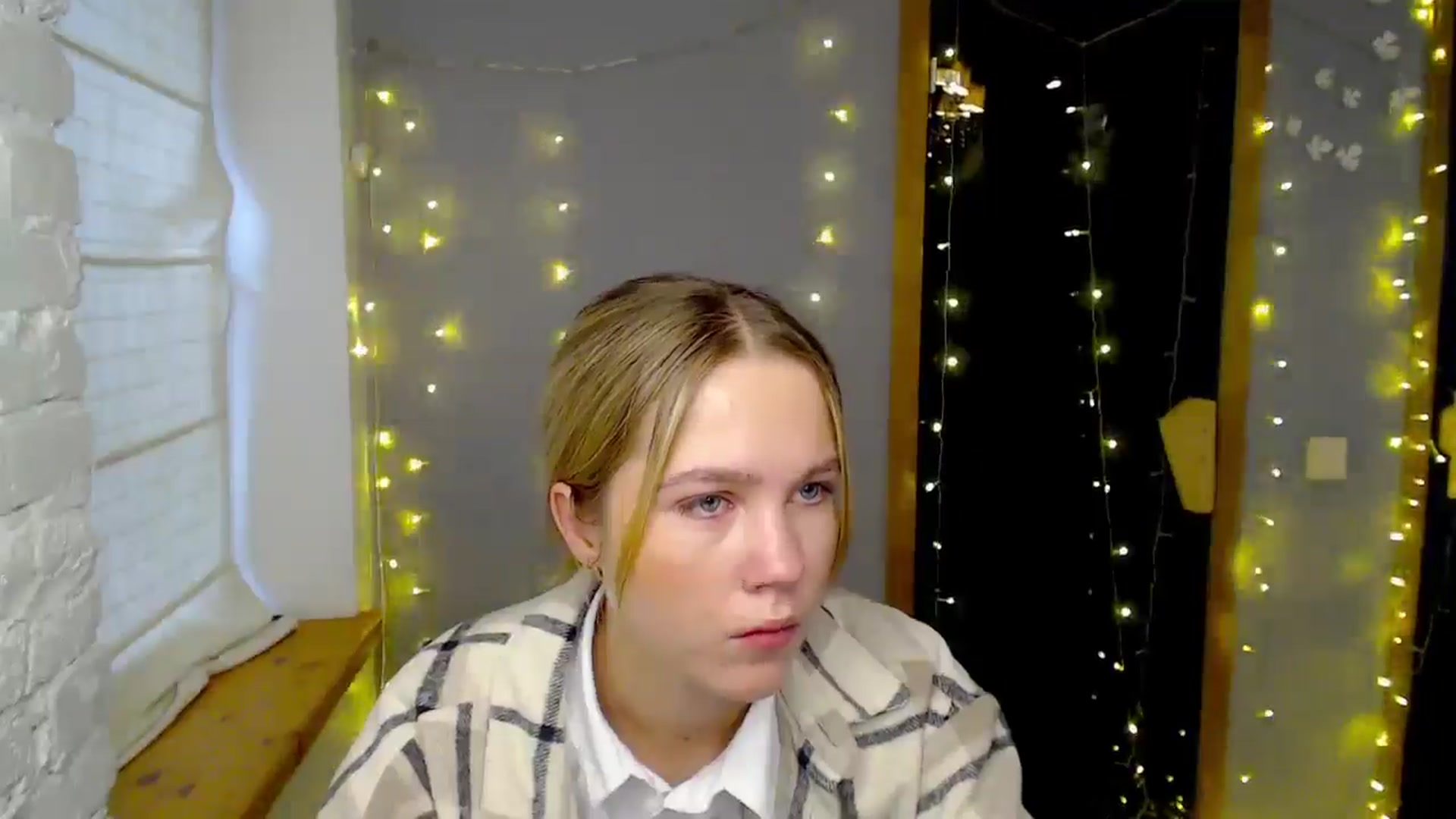 Gallery image thumbnail from Kate_Lewiss's myfreecams stream on, 12/11/2024, 09:07 image 6 of 20