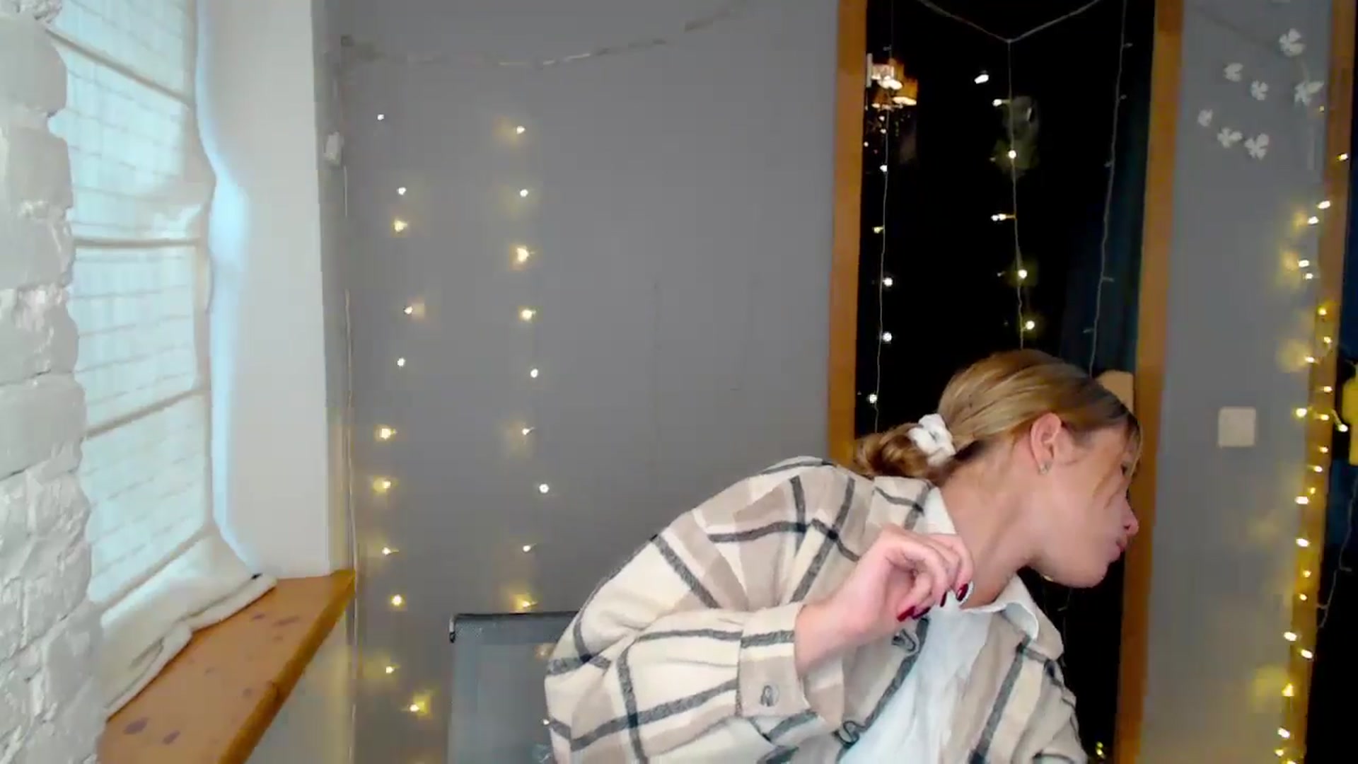 Gallery image thumbnail from Kate_Lewiss's myfreecams stream on, 12/11/2024, 09:57 image 7 of 20