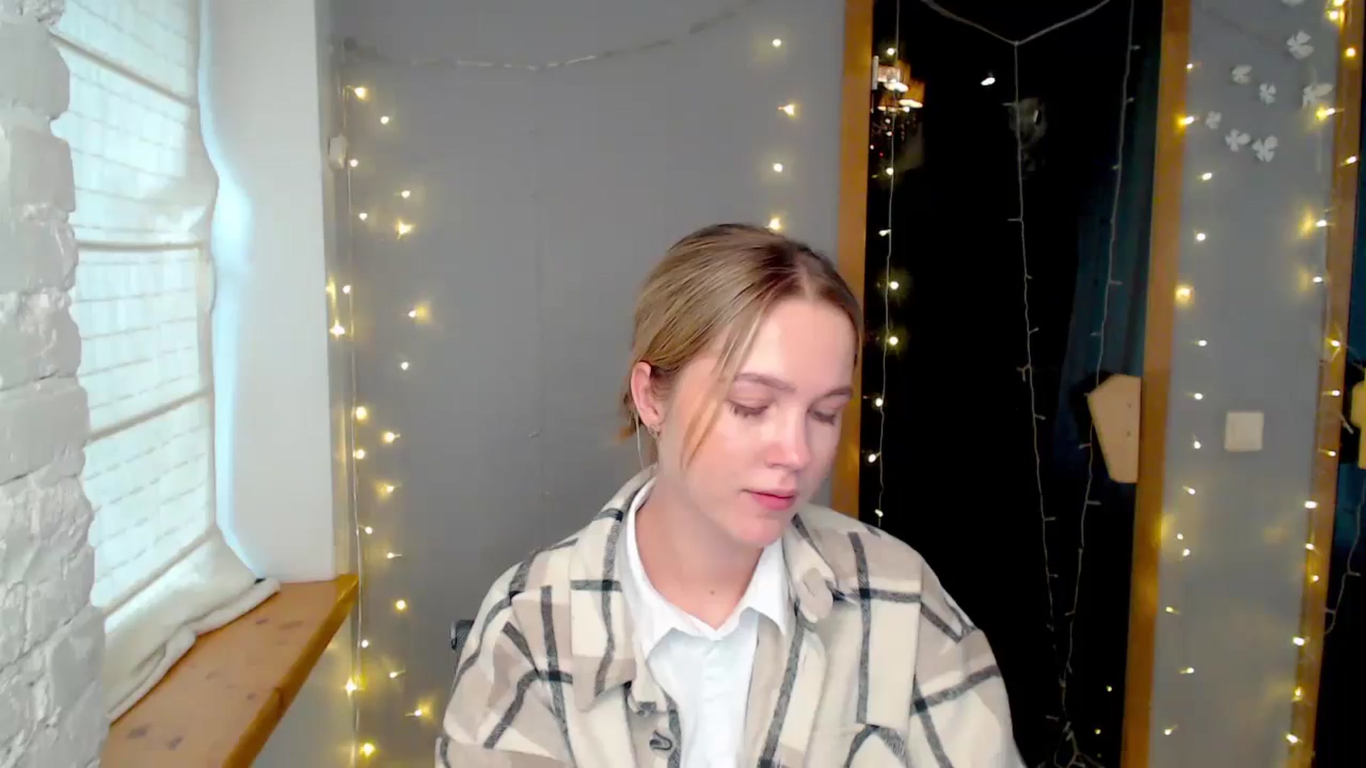Gallery image thumbnail from Kate_Lewiss's myfreecams stream on, 12/11/2024, 09:57 image 1 of 20