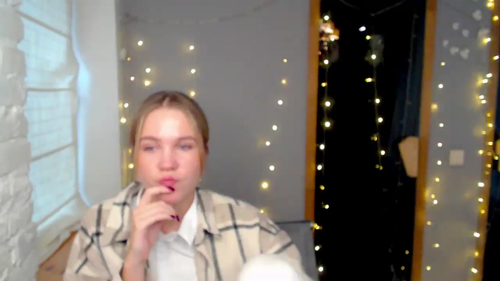 Gallery image thumbnail from Kate_Lewiss's myfreecams stream on, 12/11/2024, 09:57 image 17 of 20