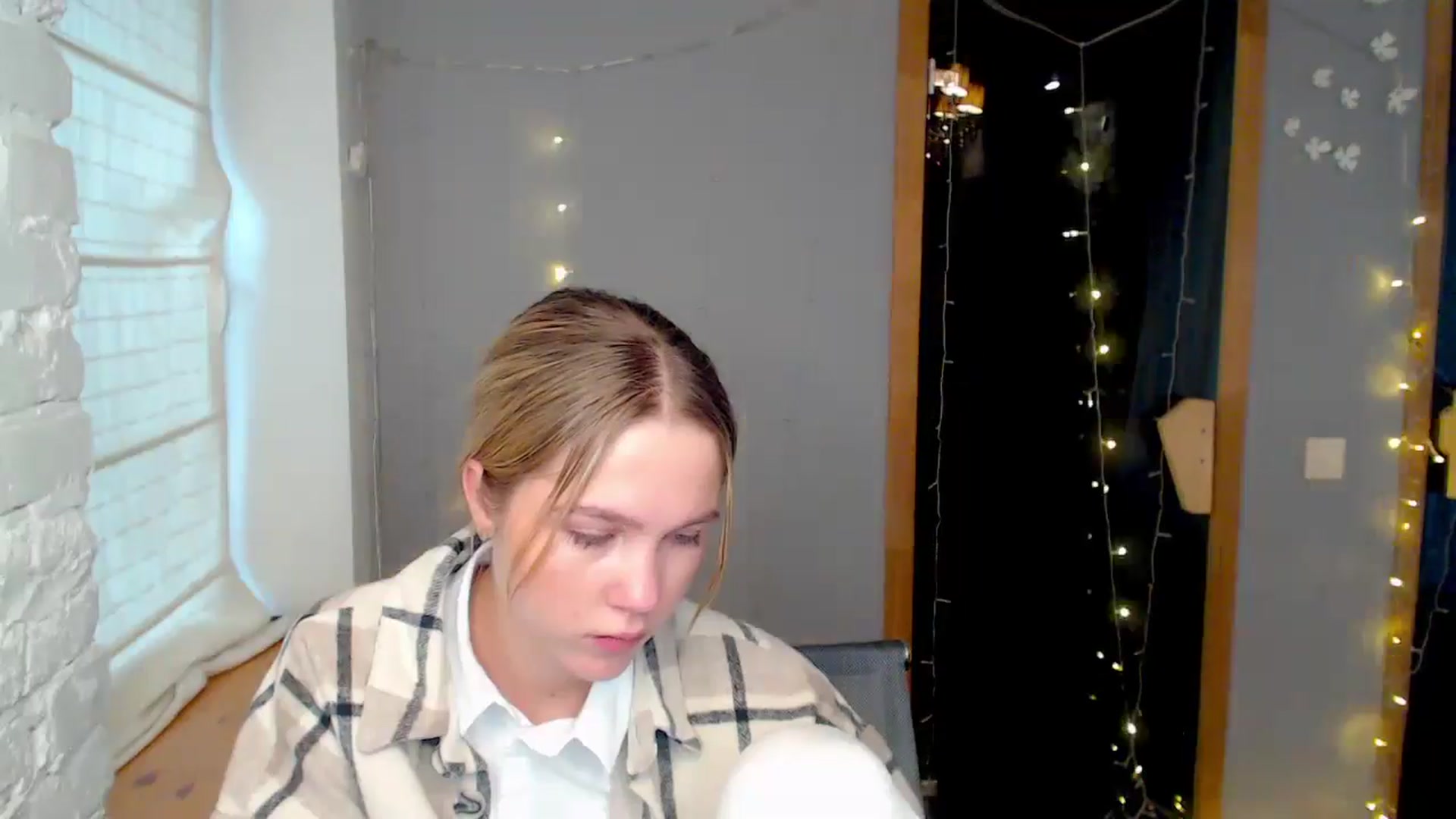 Gallery image thumbnail from Kate_Lewiss's myfreecams stream on, 12/11/2024, 09:57 image 19 of 20
