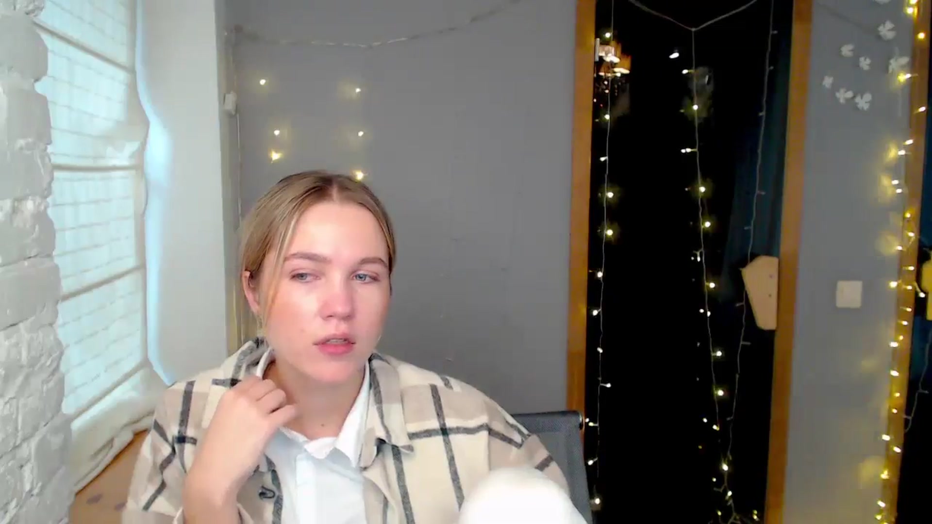 Gallery image thumbnail from Kate_Lewiss's myfreecams stream on, 12/11/2024, 09:57 image 12 of 20