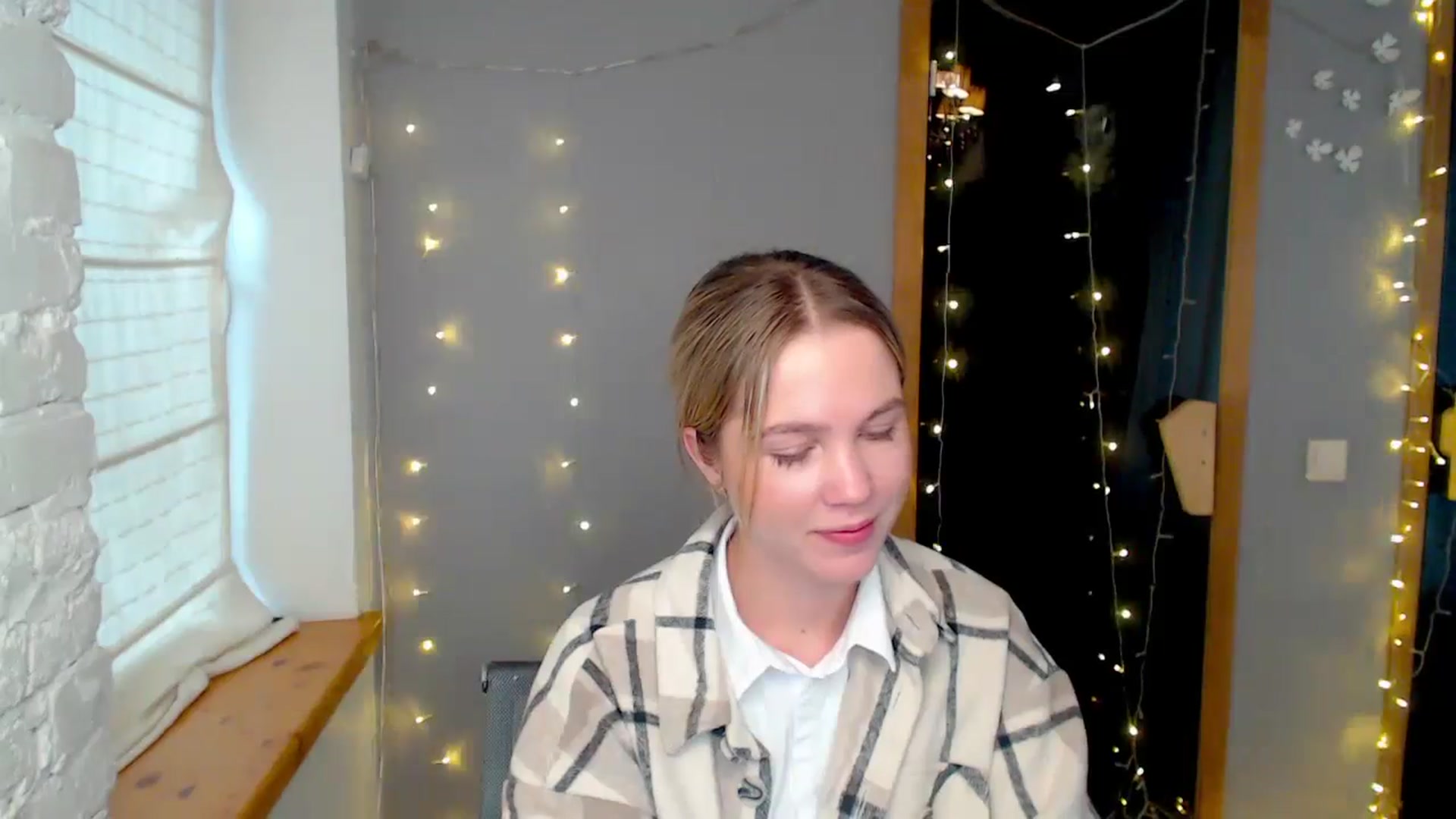 Gallery image thumbnail from Kate_Lewiss's myfreecams stream on, 12/11/2024, 09:57 image 2 of 20
