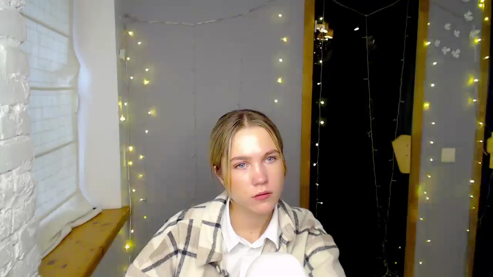 Gallery image thumbnail from Kate_Lewiss's myfreecams stream on, 12/11/2024, 11:54 image 4 of 20