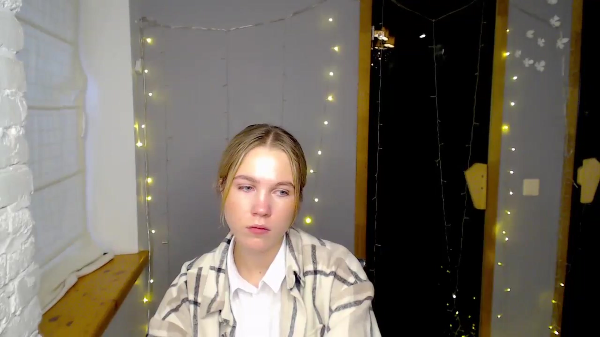 Gallery image thumbnail from Kate_Lewiss's myfreecams stream on, 12/11/2024, 11:54 image 15 of 20