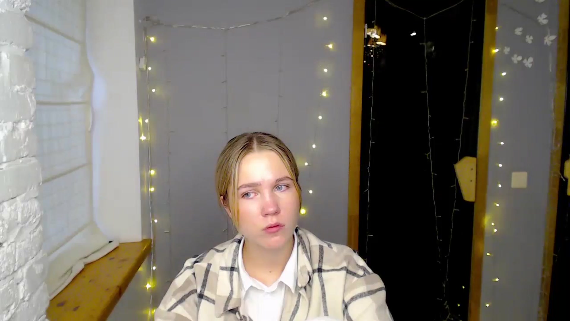 Gallery image thumbnail from Kate_Lewiss's myfreecams stream on, 12/11/2024, 11:54 image 7 of 20