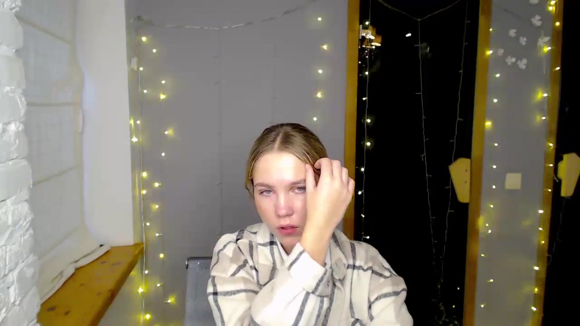 Gallery image thumbnail from Kate_Lewiss's myfreecams stream on, 12/11/2024, 11:54 image 16 of 20