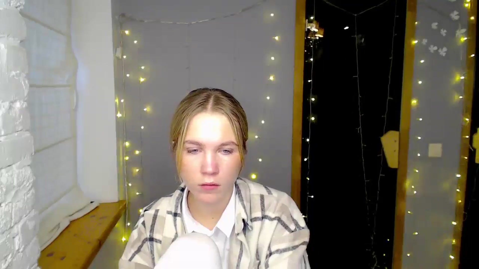Gallery image thumbnail from Kate_Lewiss's myfreecams stream on, 12/11/2024, 11:54 image 8 of 20