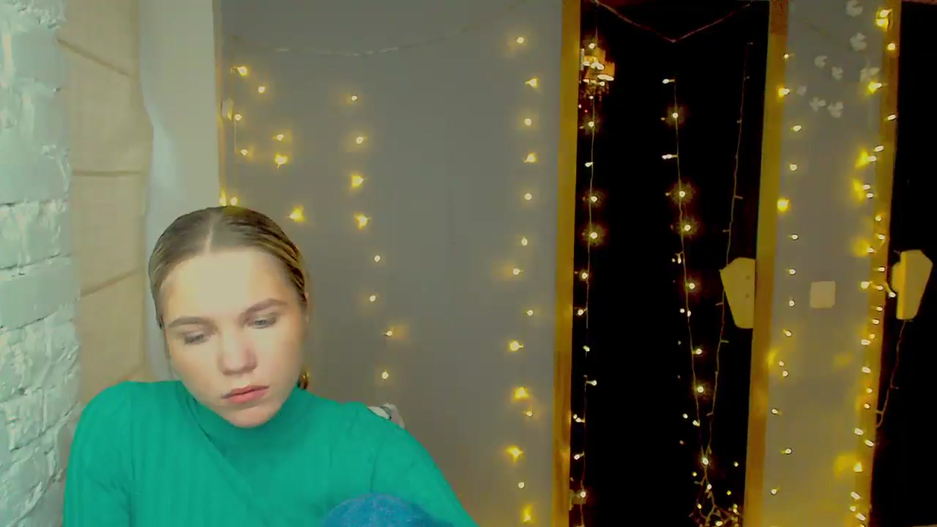 Gallery image thumbnail from Kate_Lewiss's myfreecams stream on, 12/12/2024, 12:02 image 10 of 20