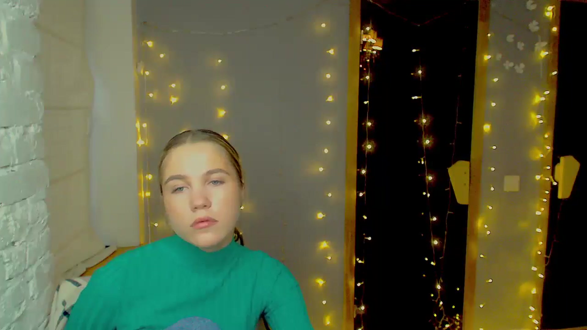 Gallery image thumbnail from Kate_Lewiss's myfreecams stream on, 12/12/2024, 12:02 image 20 of 20