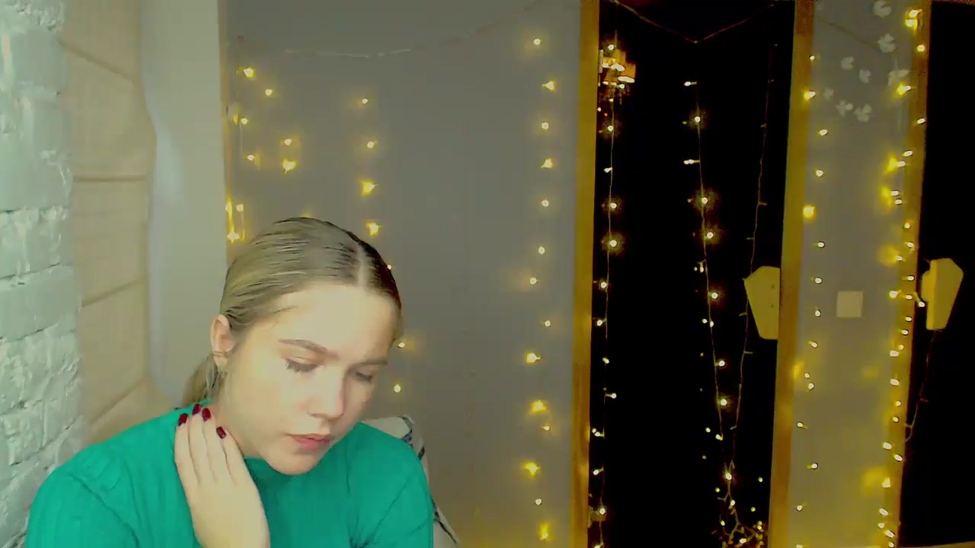 Gallery image thumbnail from Kate_Lewiss's myfreecams stream on, 12/12/2024, 12:02 image 18 of 20