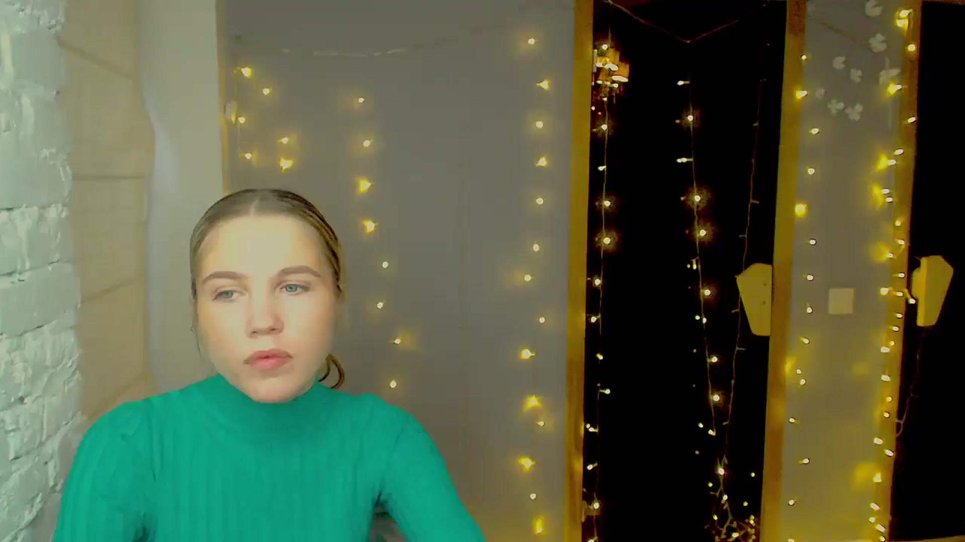 Gallery image thumbnail from Kate_Lewiss's myfreecams stream on, 12/12/2024, 12:02 image 17 of 20
