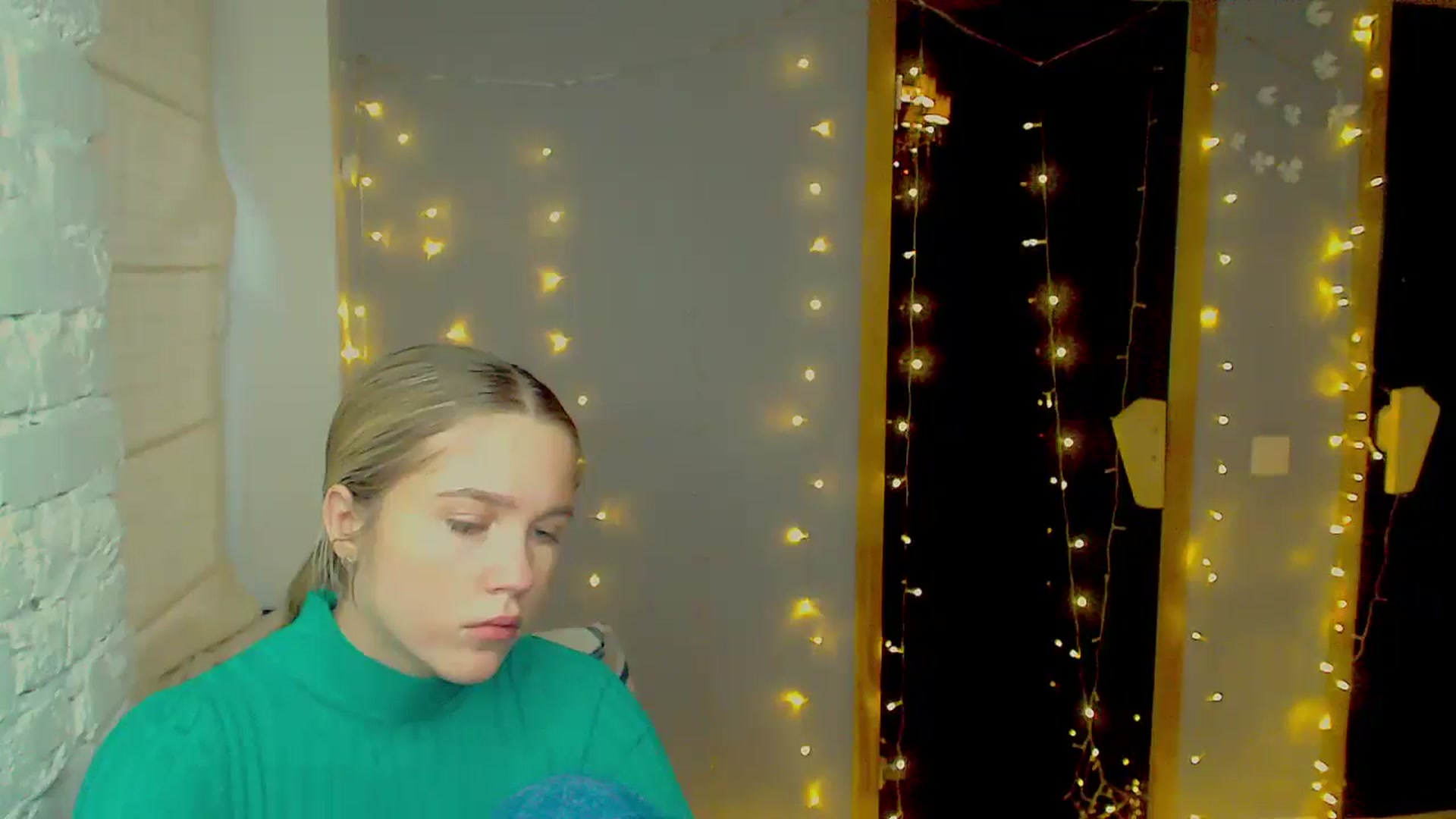 Gallery image thumbnail from Kate_Lewiss's myfreecams stream on, 12/12/2024, 12:02 image 12 of 20