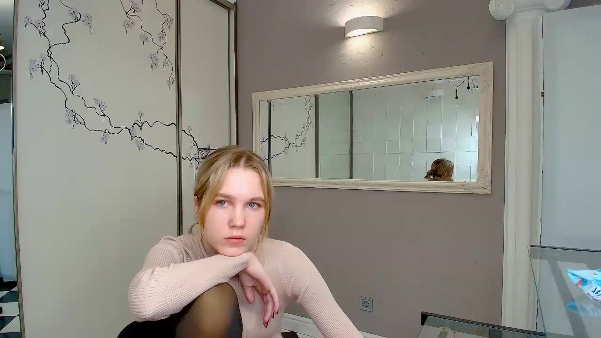 Gallery image thumbnail from Kate_Lewiss's myfreecams stream on, 12/14/2024, 12:05 image 7 of 20