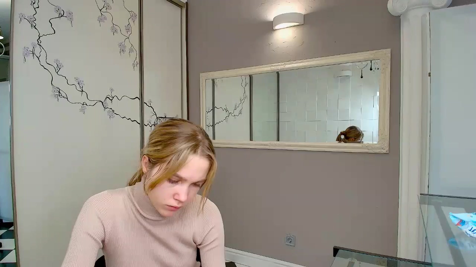 Gallery image thumbnail from Kate_Lewiss's myfreecams stream on, 12/14/2024, 12:05 image 4 of 20