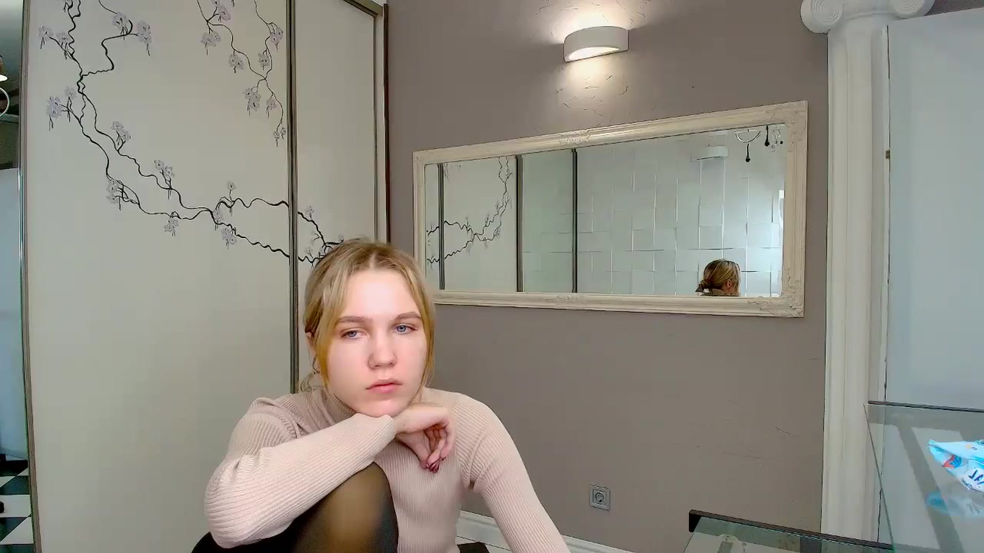 Gallery image thumbnail from Kate_Lewiss's myfreecams stream on, 12/14/2024, 12:05 image 11 of 20