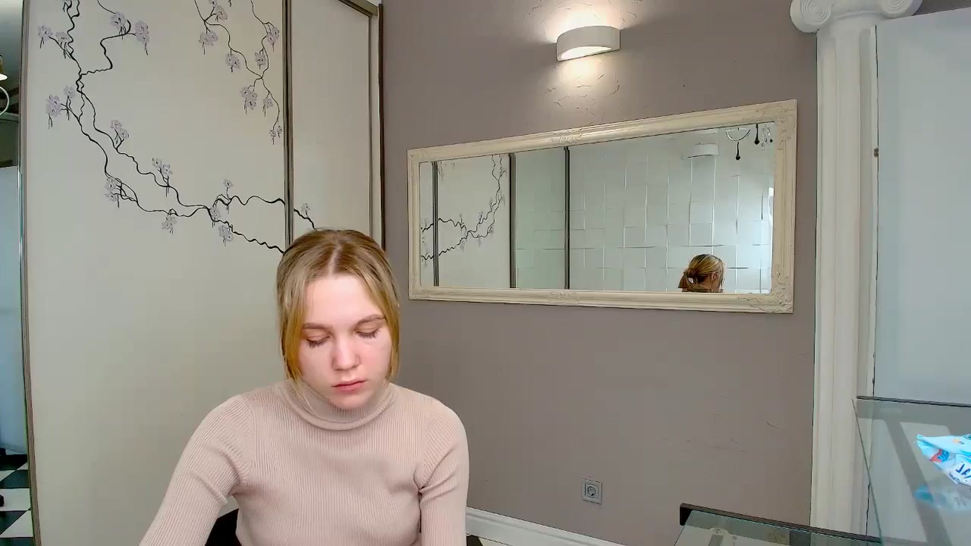 Gallery image thumbnail from Kate_Lewiss's myfreecams stream on, 12/14/2024, 12:05 image 15 of 20