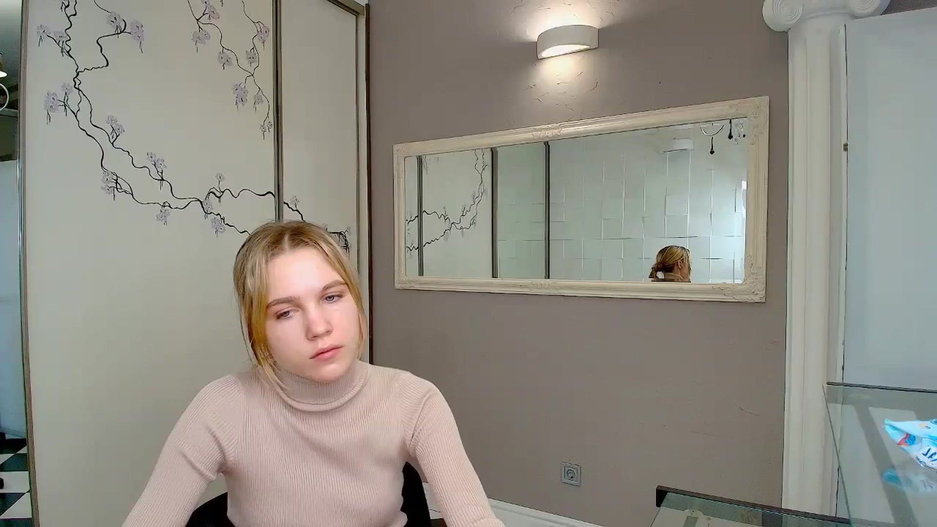 Gallery image thumbnail from Kate_Lewiss's myfreecams stream on, 12/14/2024, 12:05 image 14 of 20