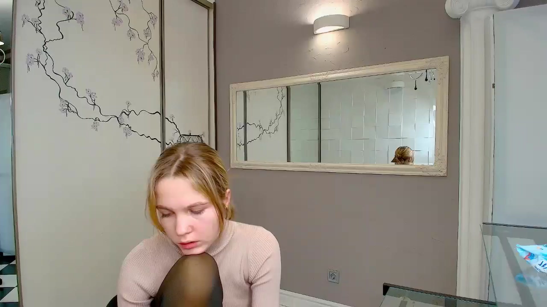 Gallery image thumbnail from Kate_Lewiss's myfreecams stream on, 12/14/2024, 12:05 image 10 of 20