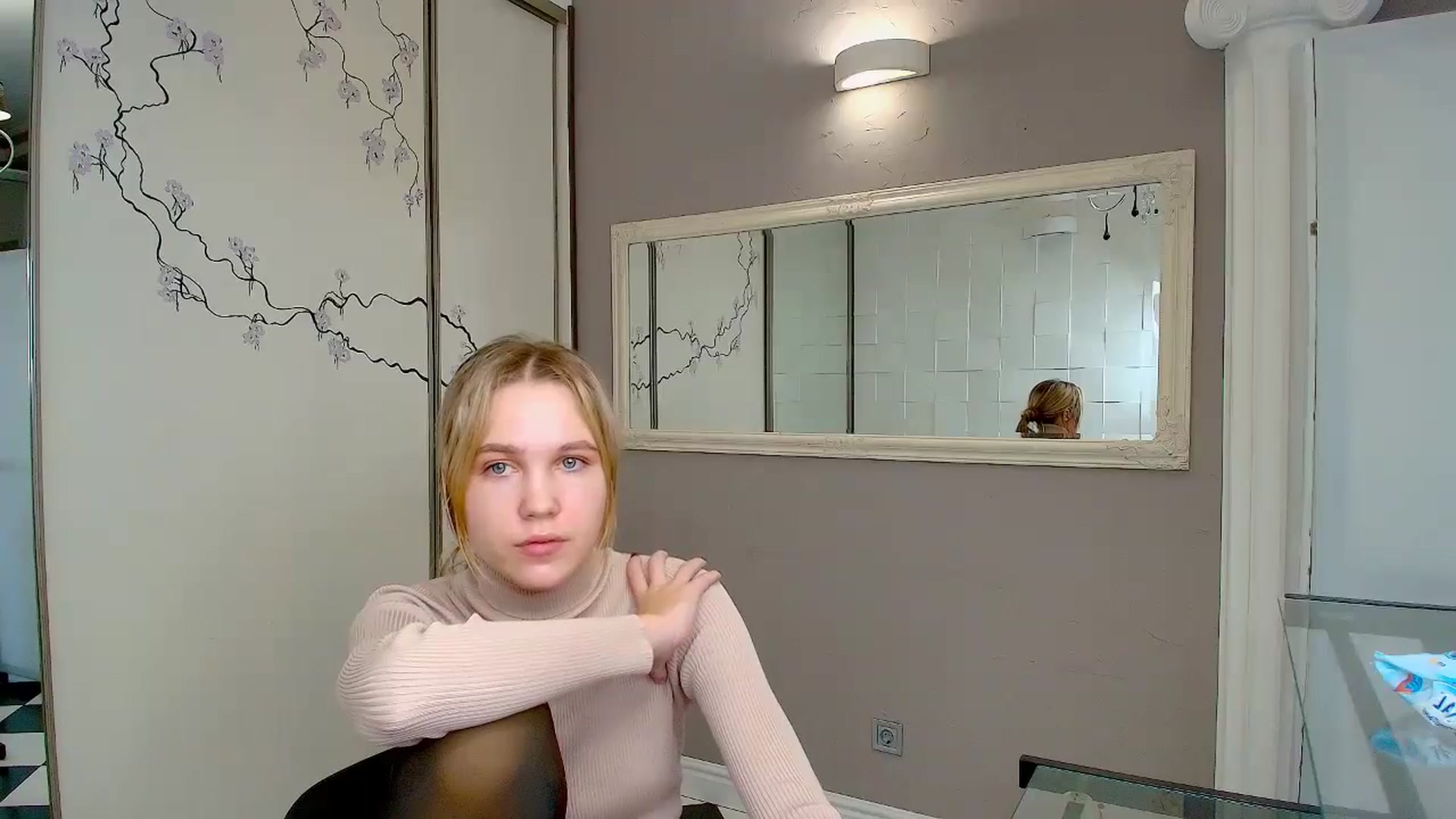 Gallery image thumbnail from Kate_Lewiss's myfreecams stream on, 12/14/2024, 12:05 image 12 of 20