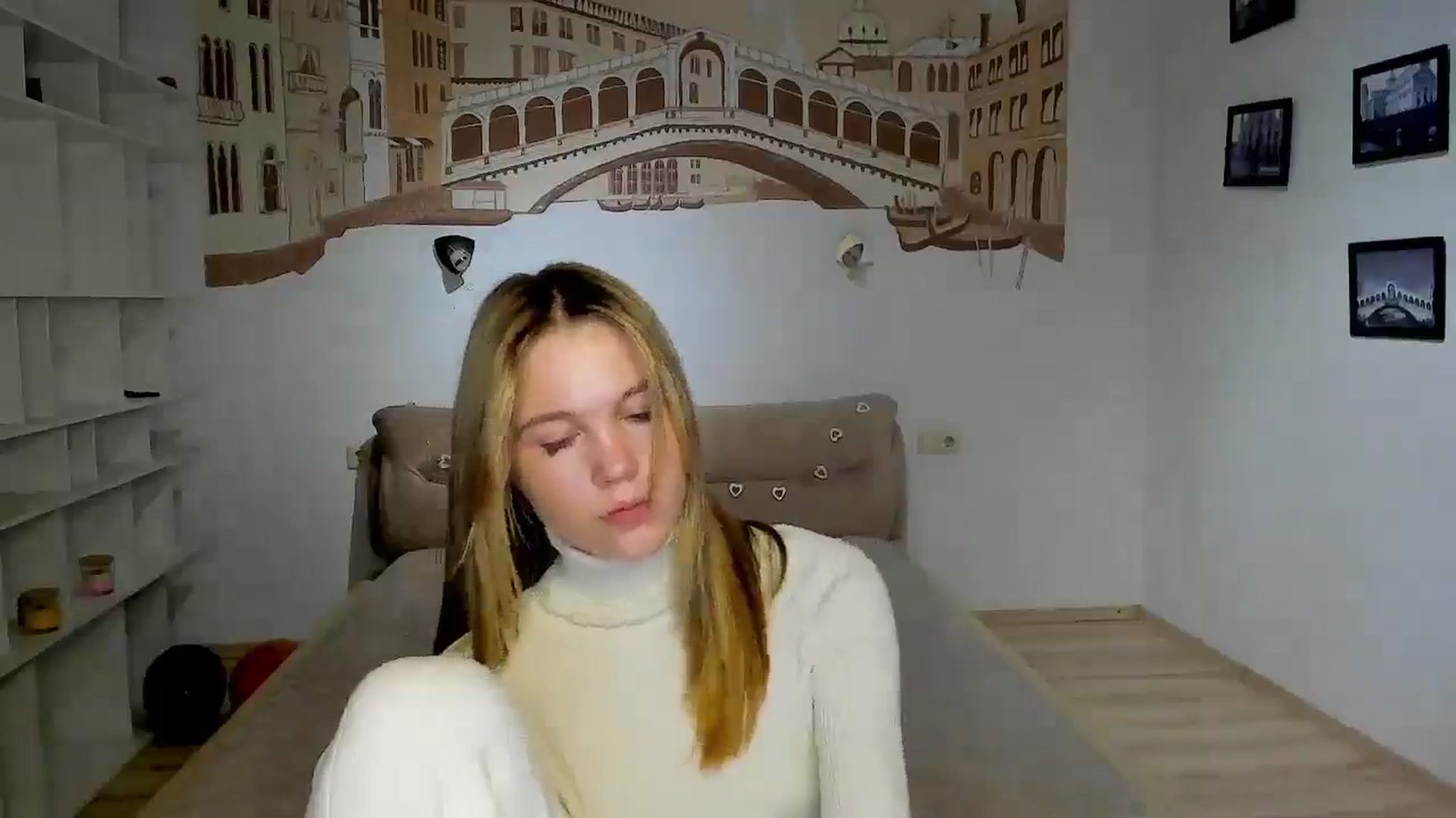 Gallery image thumbnail from Kate_Lewiss's myfreecams stream on, 12/15/2024, 11:36 image 10 of 20