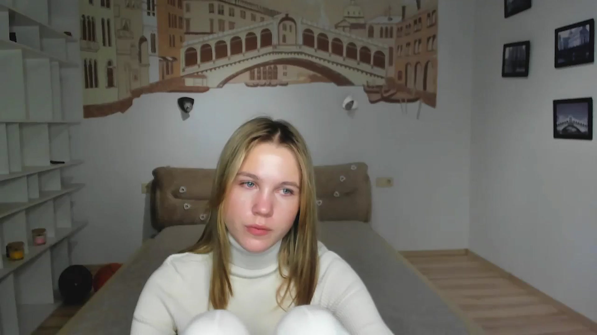 Gallery image thumbnail from Kate_Lewiss's myfreecams stream on, 12/15/2024, 16:44 image 10 of 20