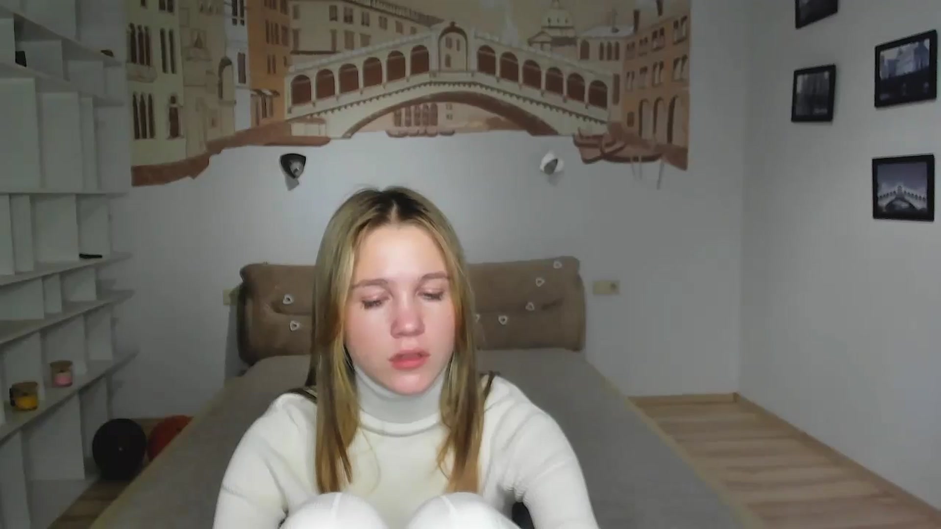Gallery image thumbnail from Kate_Lewiss's myfreecams stream on, 12/15/2024, 16:44 image 13 of 20