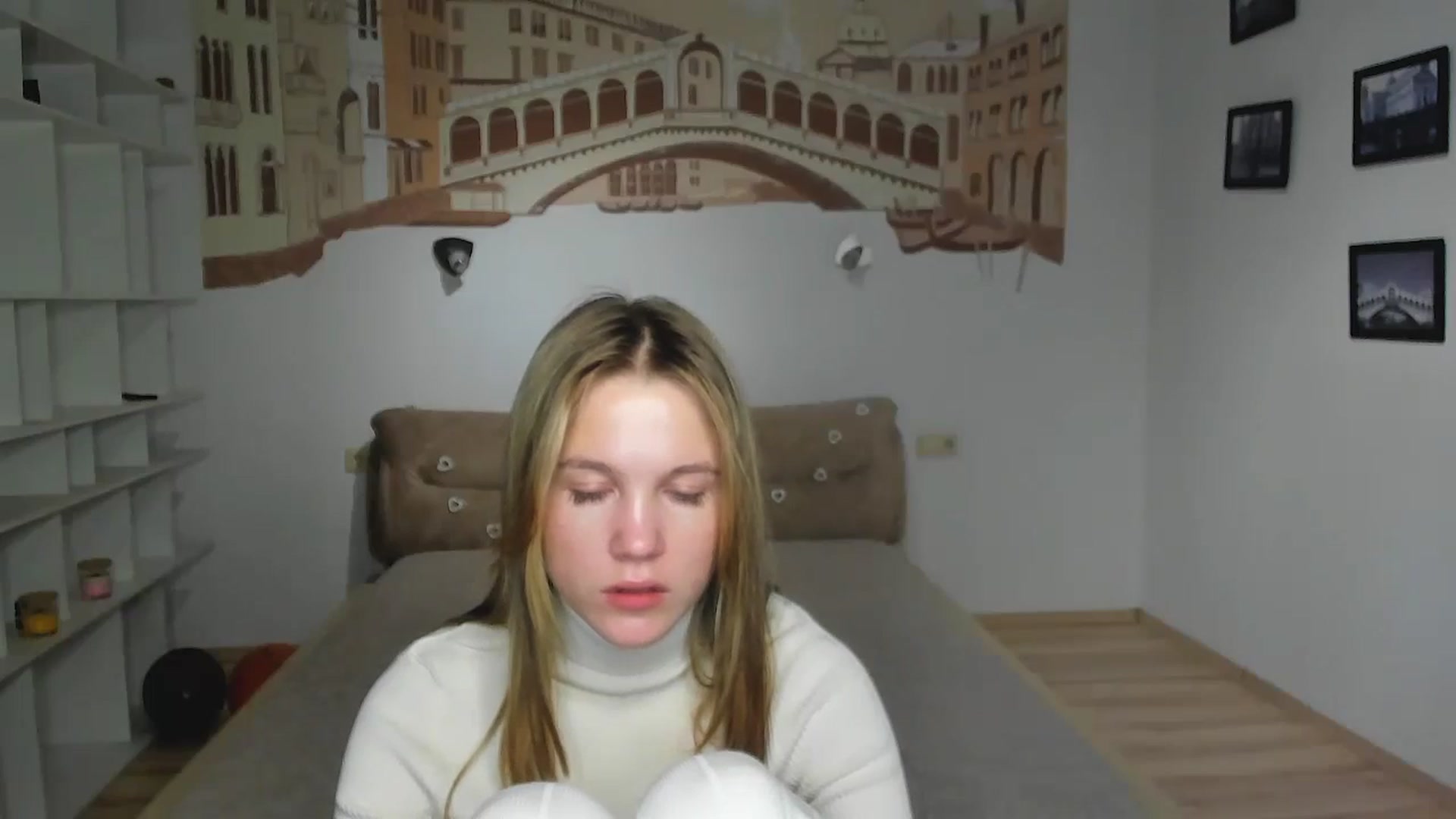 Gallery image thumbnail from Kate_Lewiss's myfreecams stream on, 12/15/2024, 16:44 image 8 of 20
