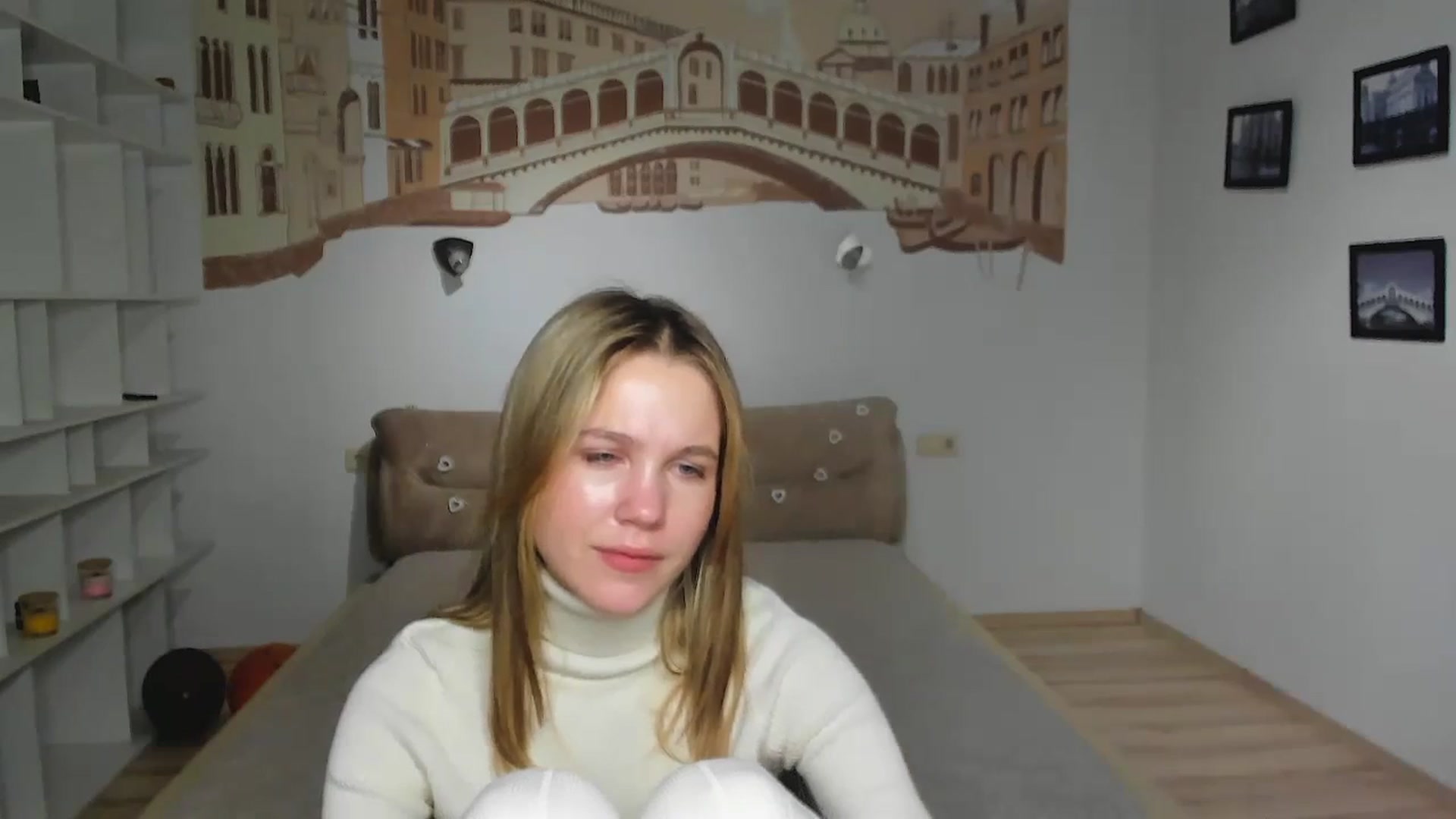 Gallery image thumbnail from Kate_Lewiss's myfreecams stream on, 12/15/2024, 16:44 image 16 of 20