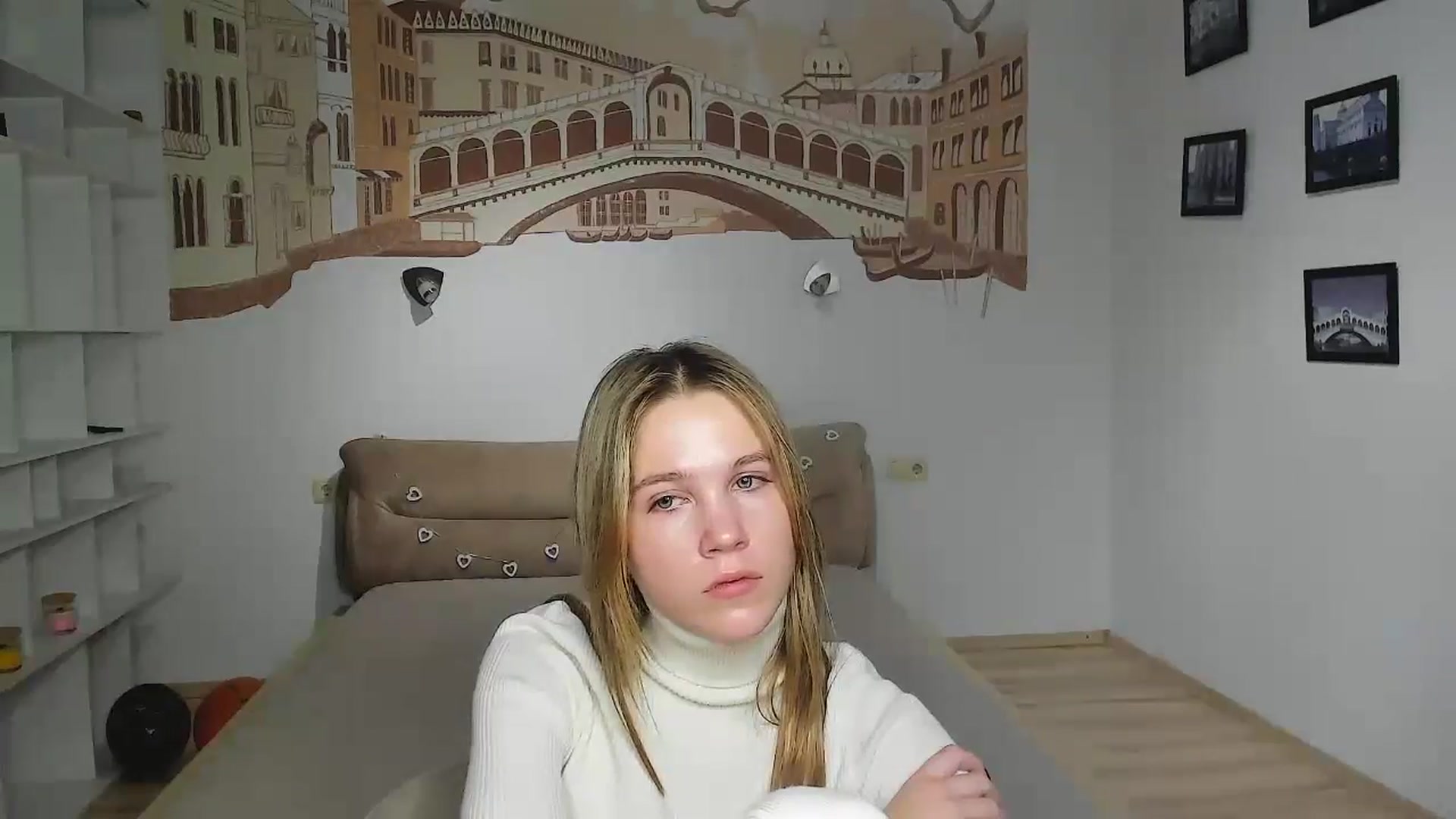Gallery image thumbnail from Kate_Lewiss's myfreecams stream on, 12/15/2024, 18:02 image 17 of 20