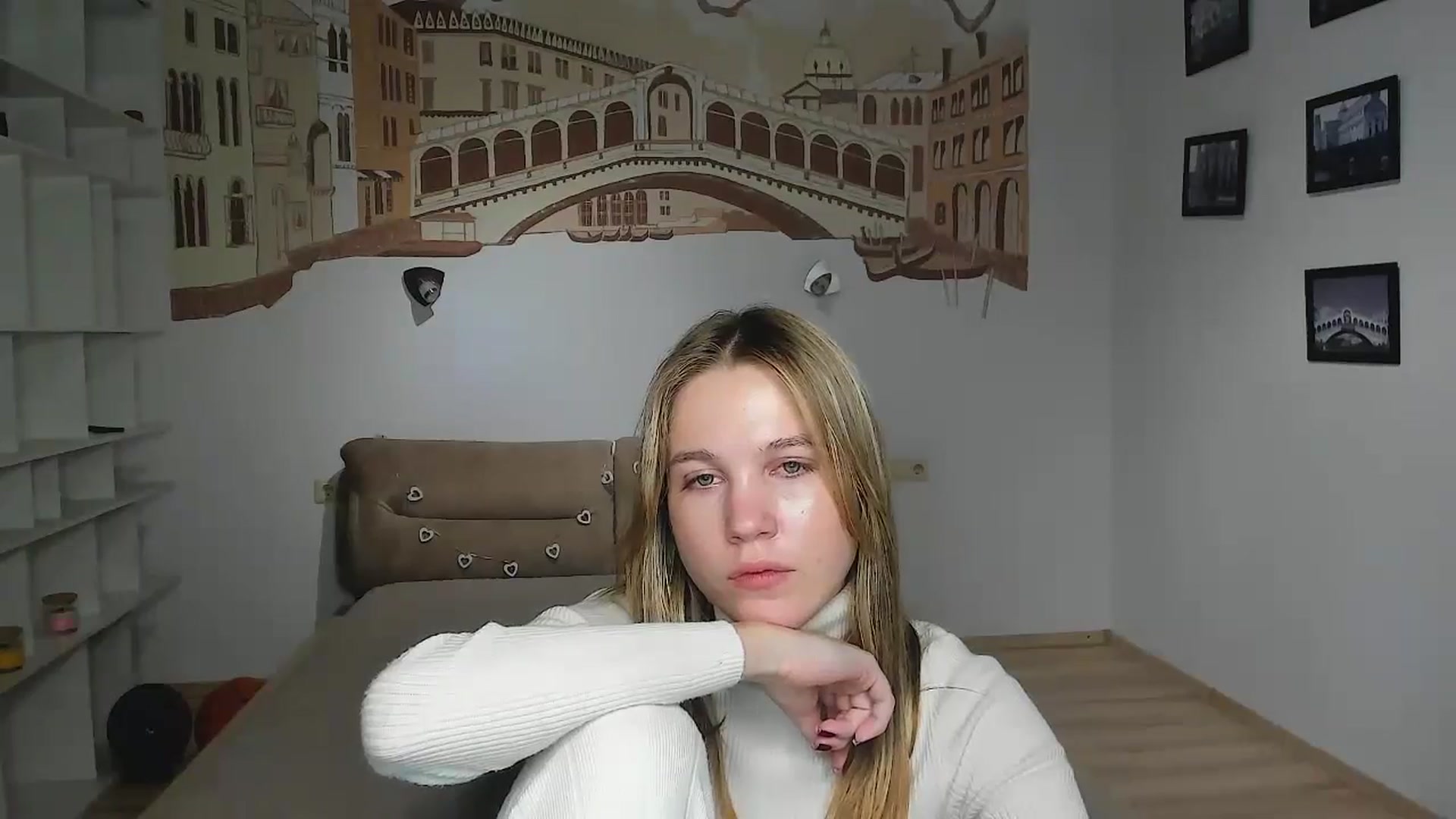 Gallery image thumbnail from Kate_Lewiss's myfreecams stream on, 12/15/2024, 18:02 image 6 of 20
