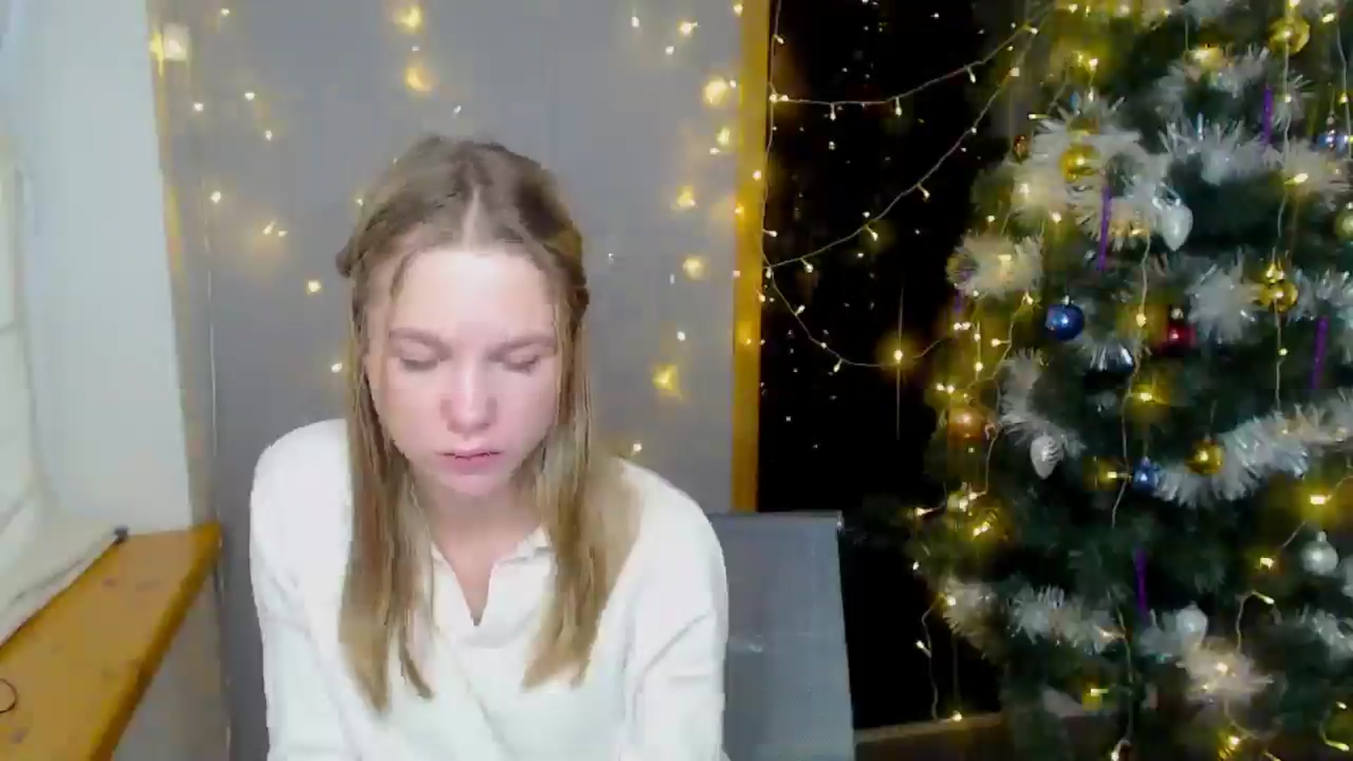 Gallery image thumbnail from Kate_Lewiss's myfreecams stream on, 12/16/2024, 07:23 image 17 of 20